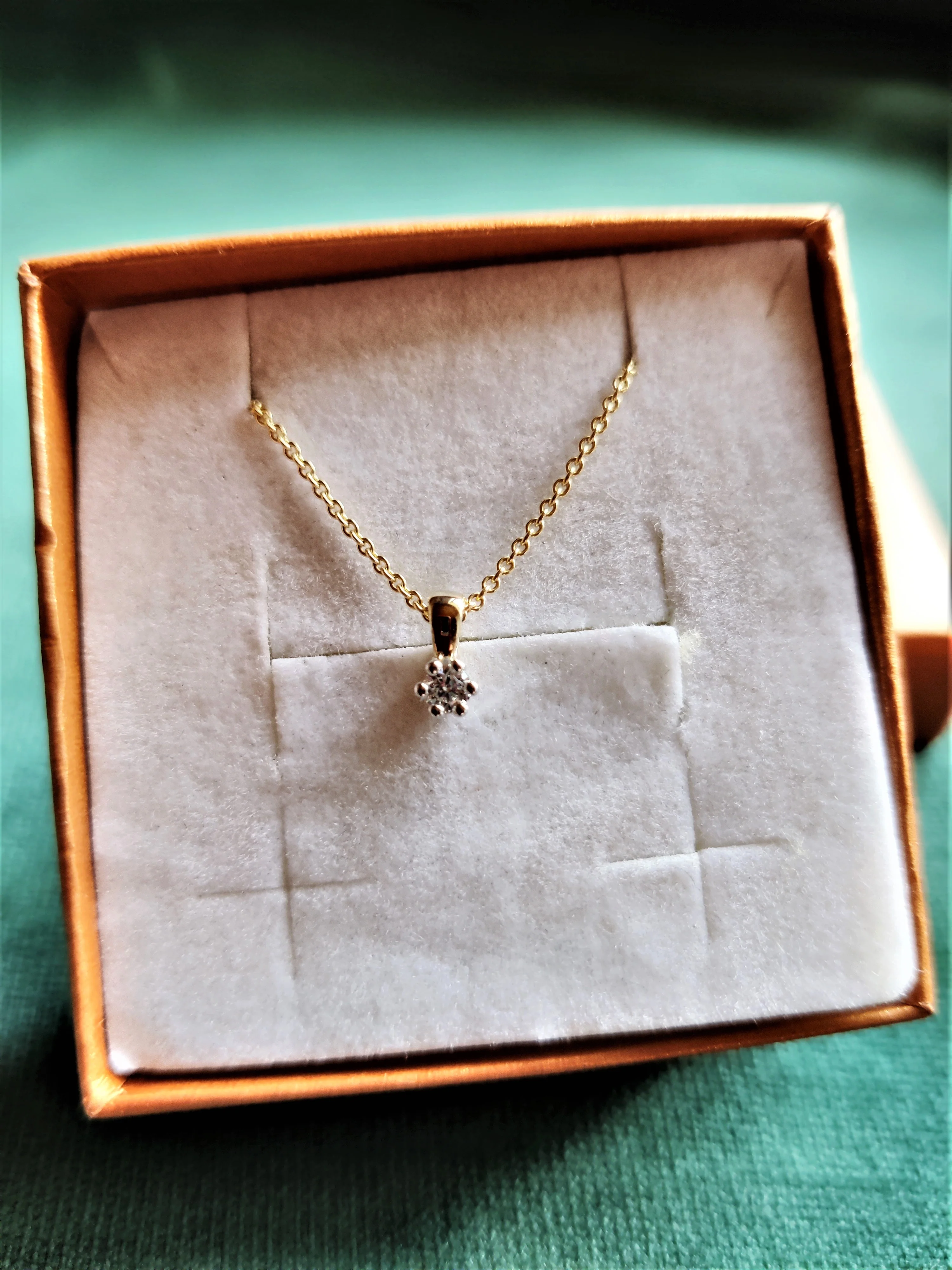 Hanger in 14k geel goud met geboortesteen - alle verschillende maanden