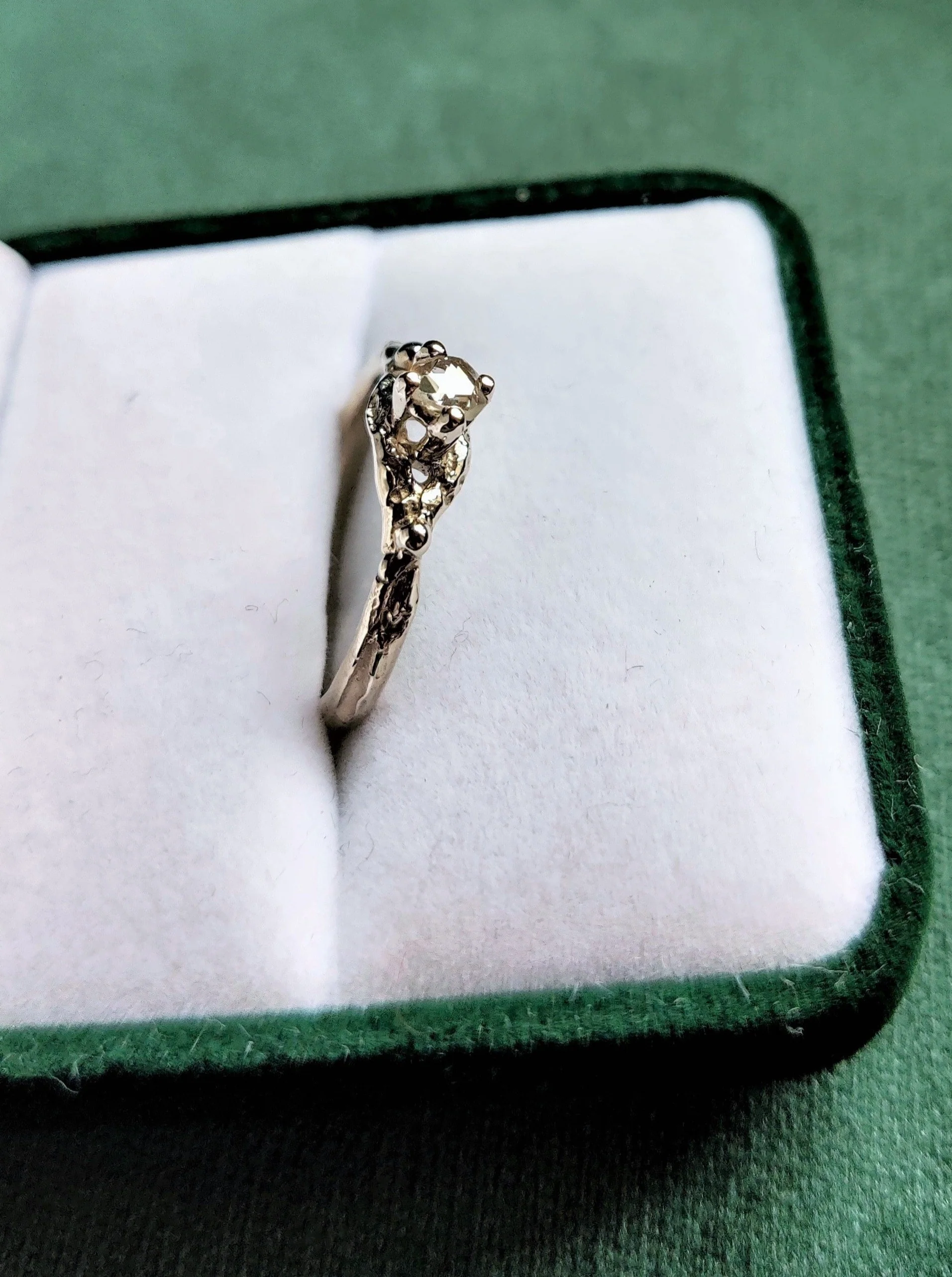 Ring in 18K wit goud met diamant - Liese