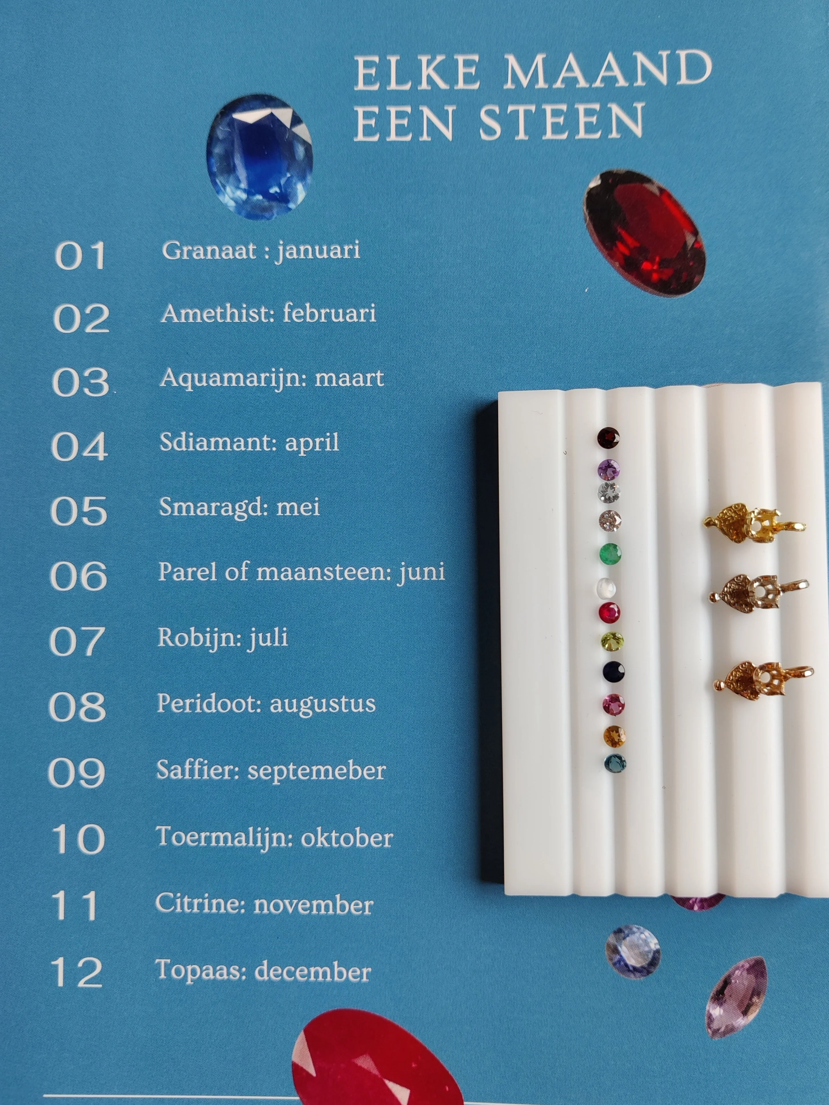 Hanger in 18k geel goud met geboortesteen - Love (alle maanden)