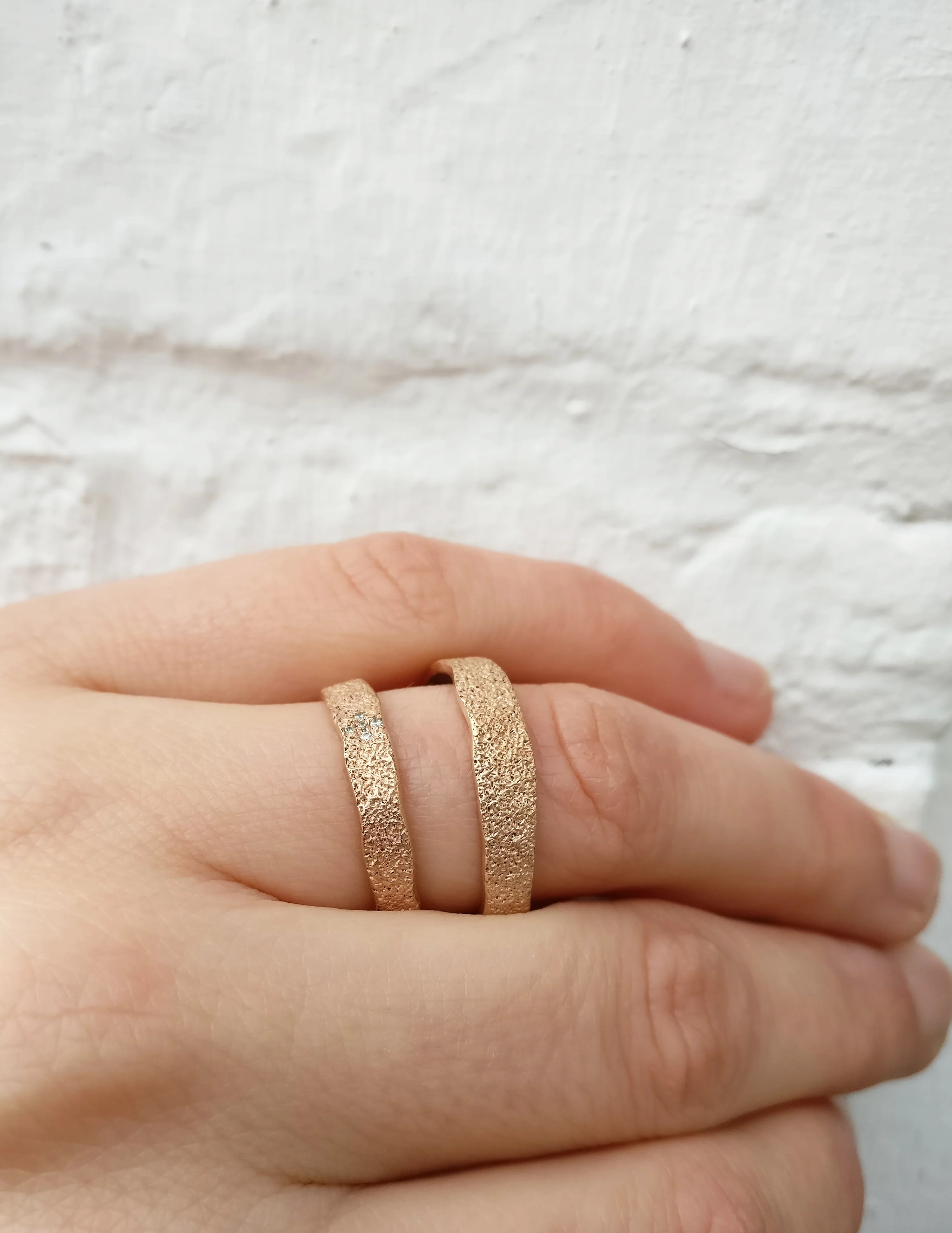 Trouwringen in 18k rosé goud met diamant: Helena en Paris