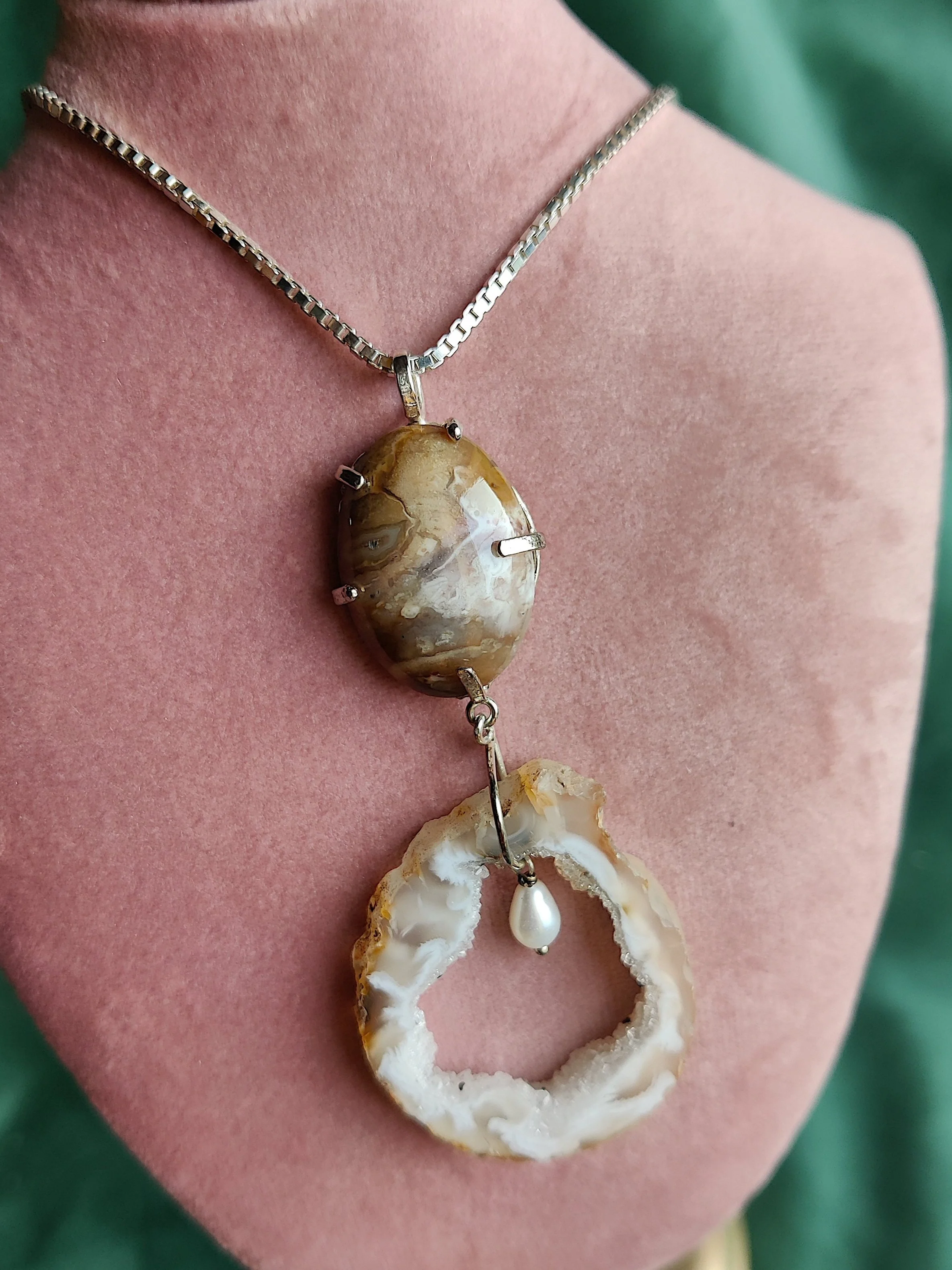 Zilvere hanger met jaspis, agaat en parel: Caro