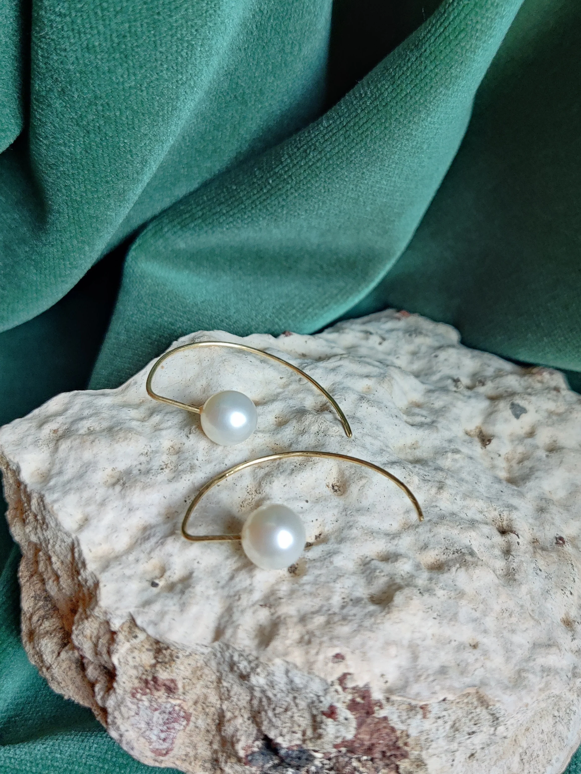 Oorbel in 18 K geel goud met parel: Ellips