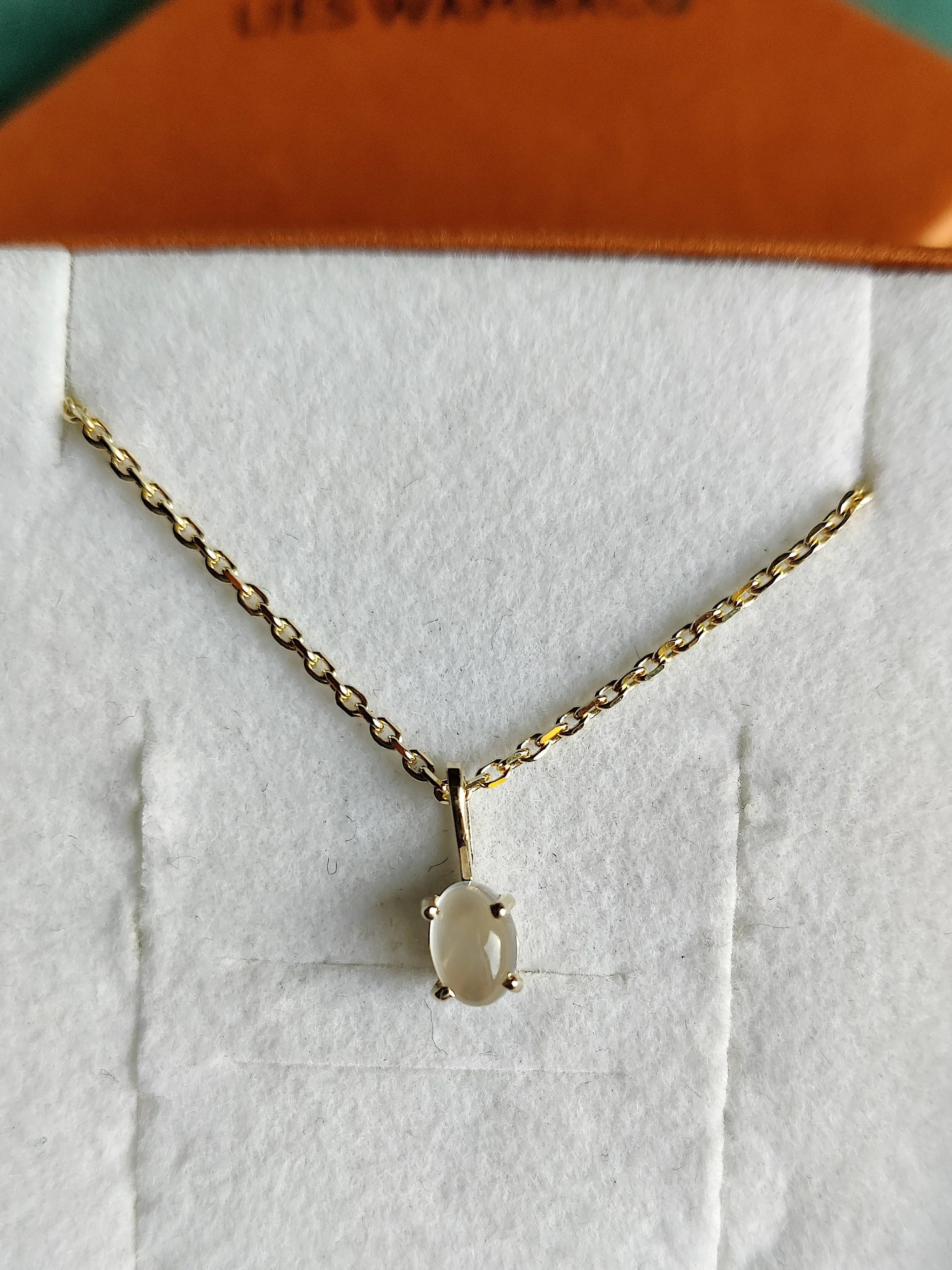 14k gouden hanger met een maansteen: Ona