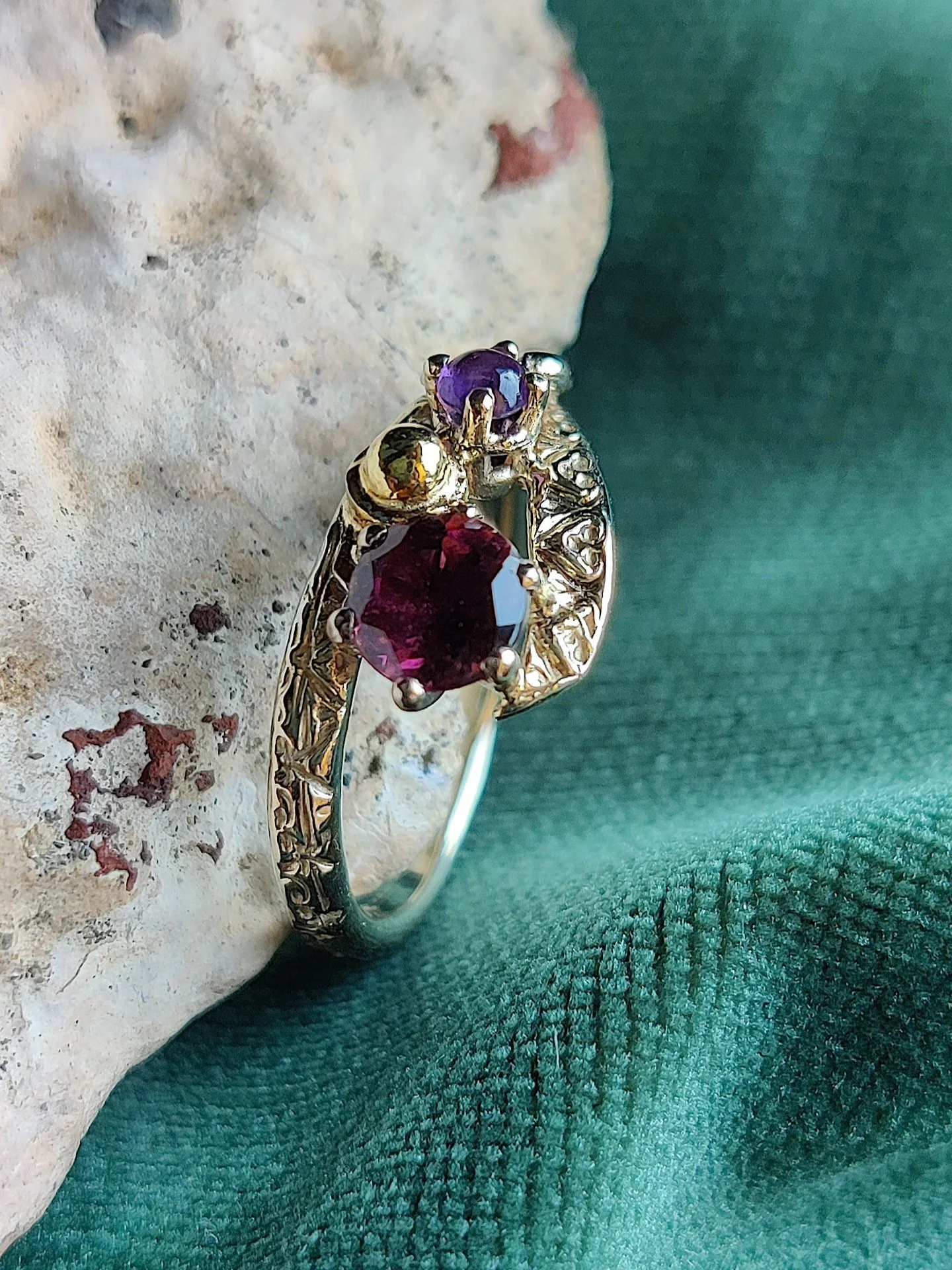 Ring in 18k wit en geel goud met rubeliet en amethist : Zelda