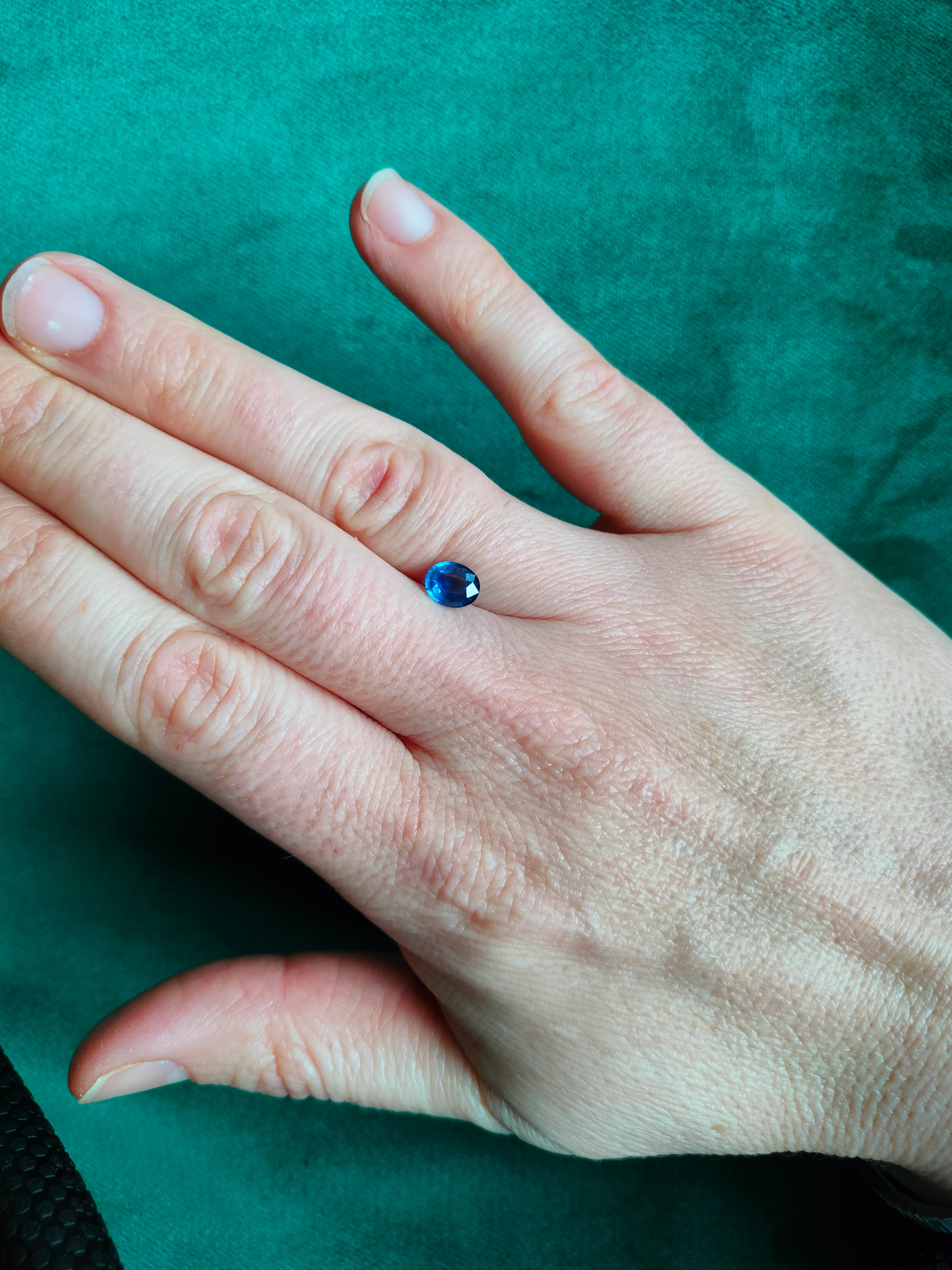 Ovale blauwe Saffier