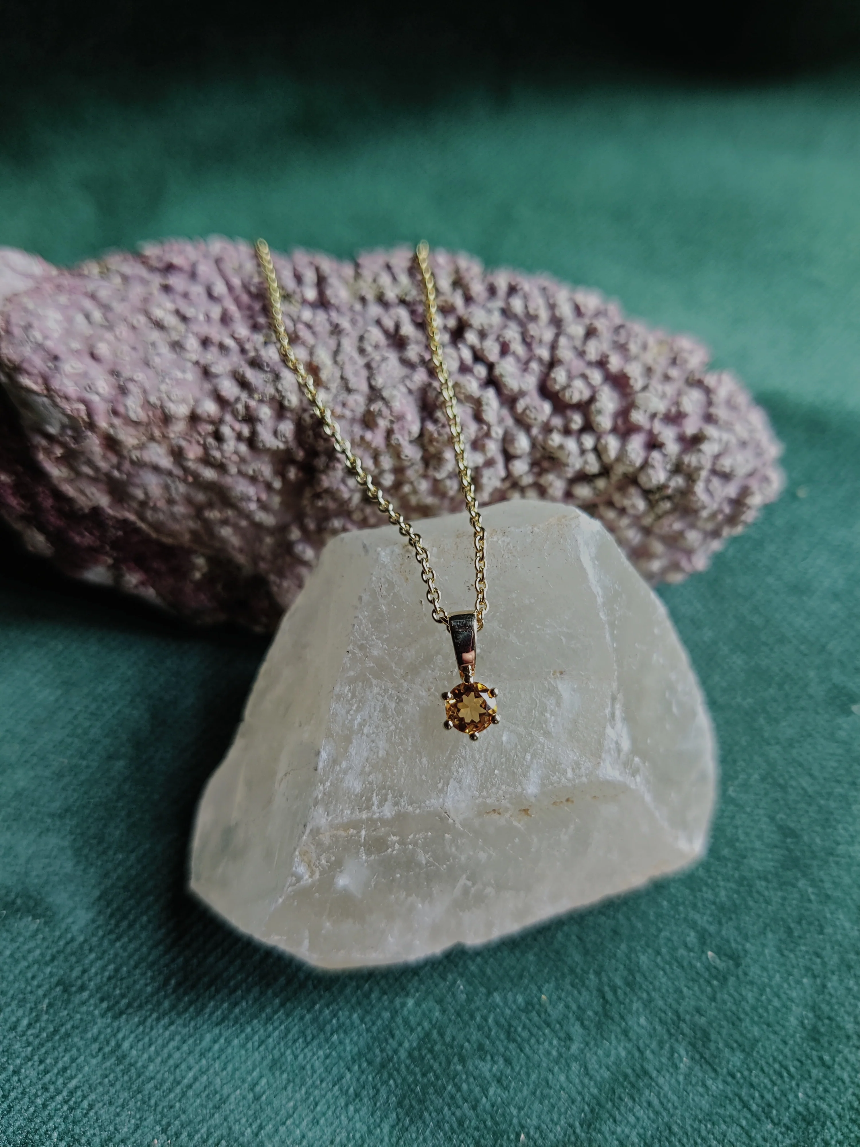 Hanger in 14k geel goud met geboortesteen - alle verschillende maanden