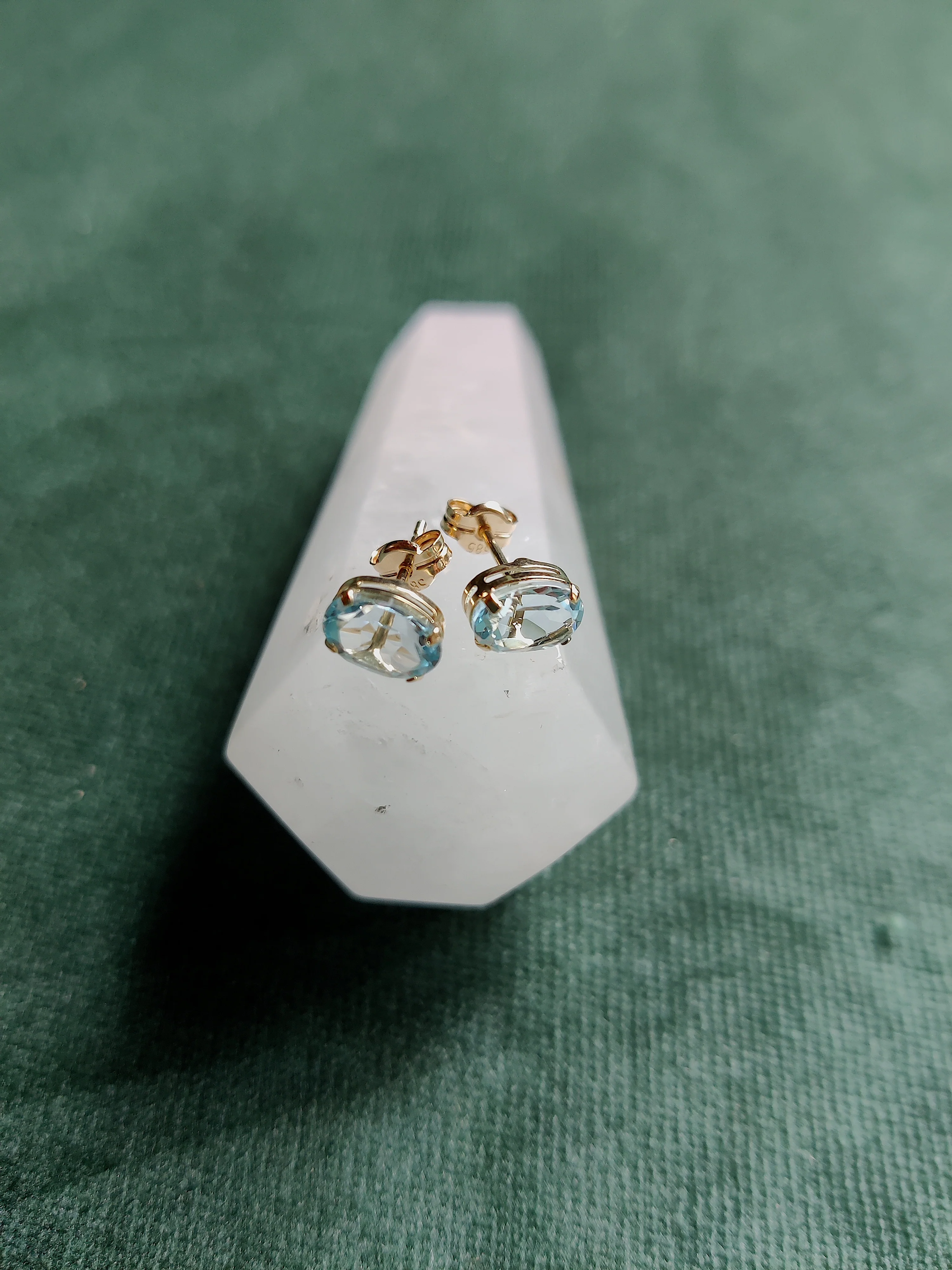 Oorbel in 14k geel goud met topaas - Deci