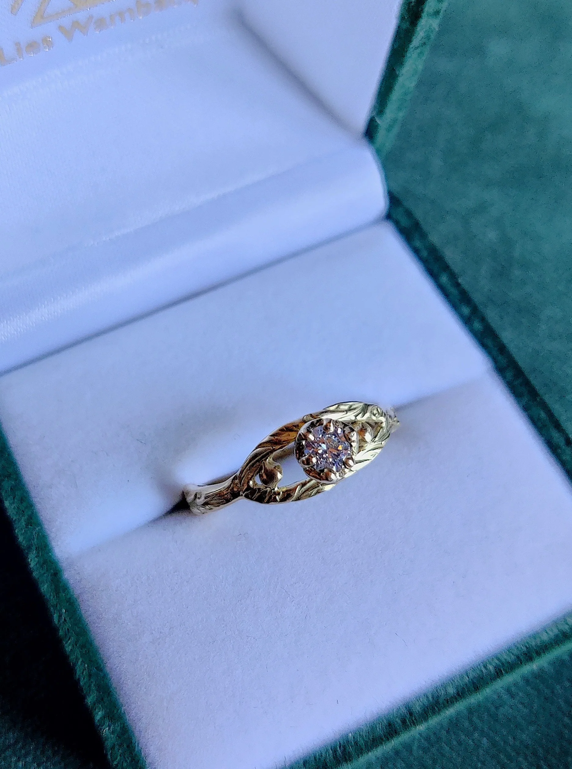 Ring in 18k geel goud met diamant: Roannia