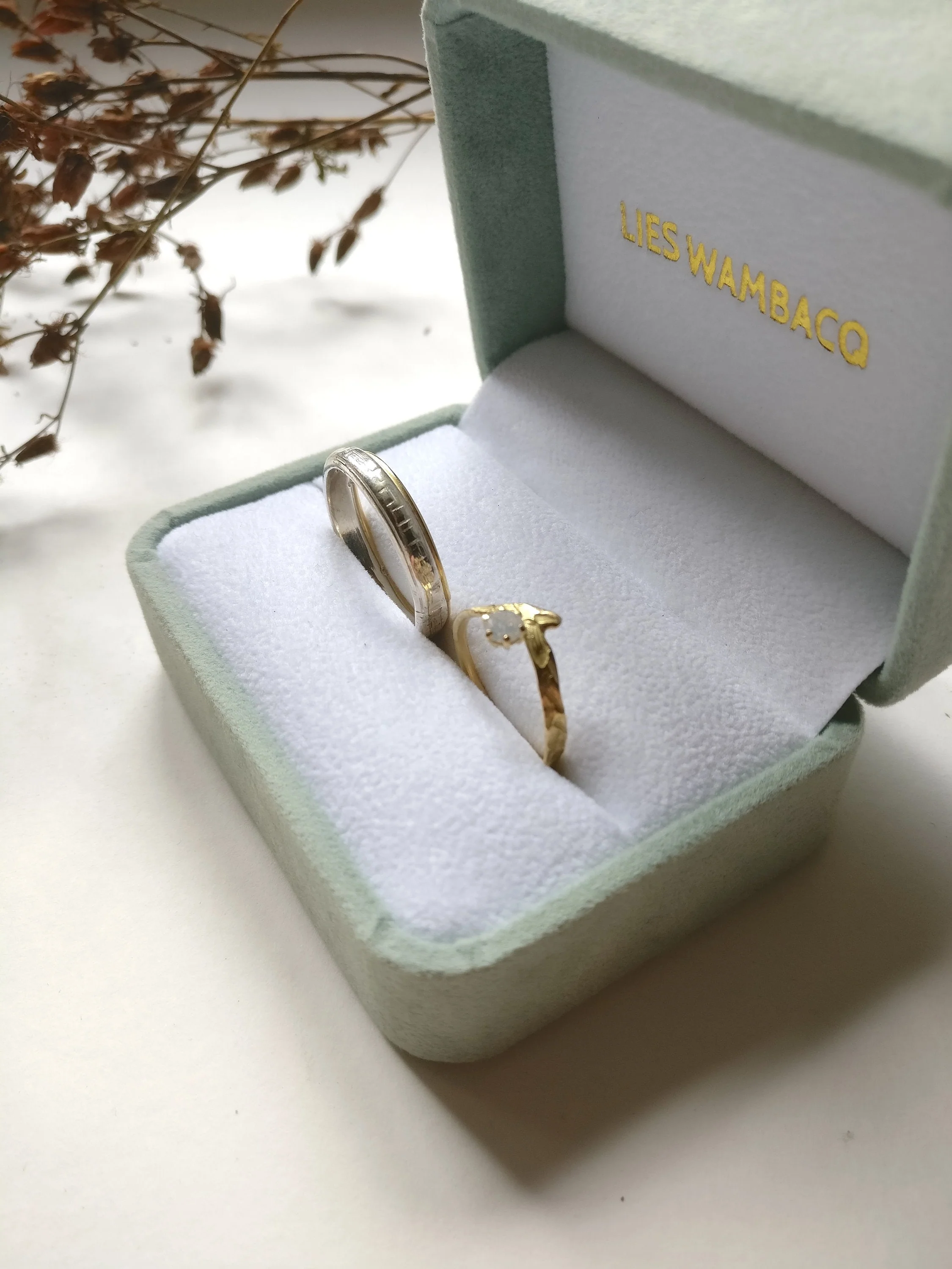 Ring in zilver en 18K geel gouden band: Kahn