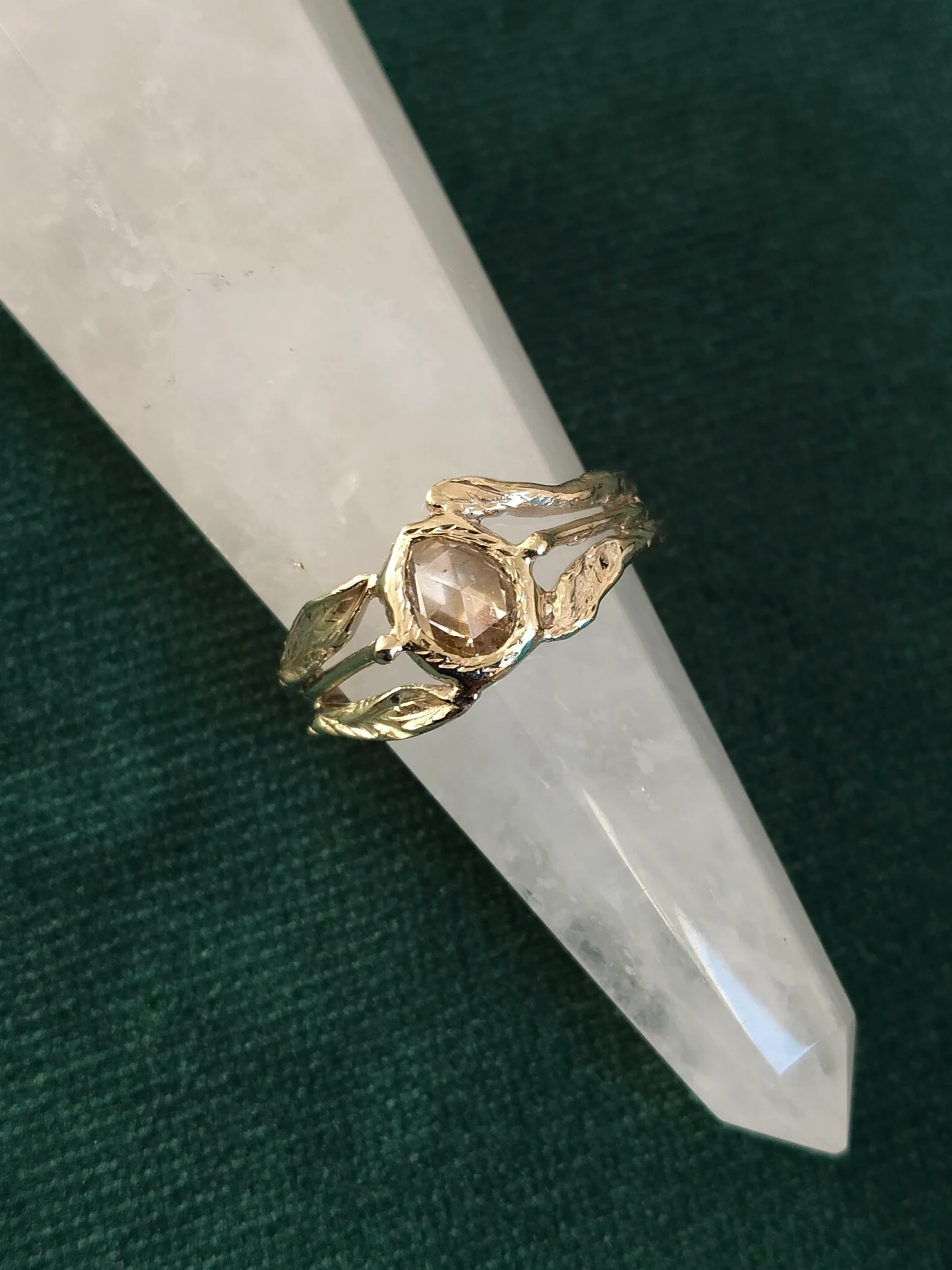 Ring in 18 K wit goud met roos geslepen diamant: Joline