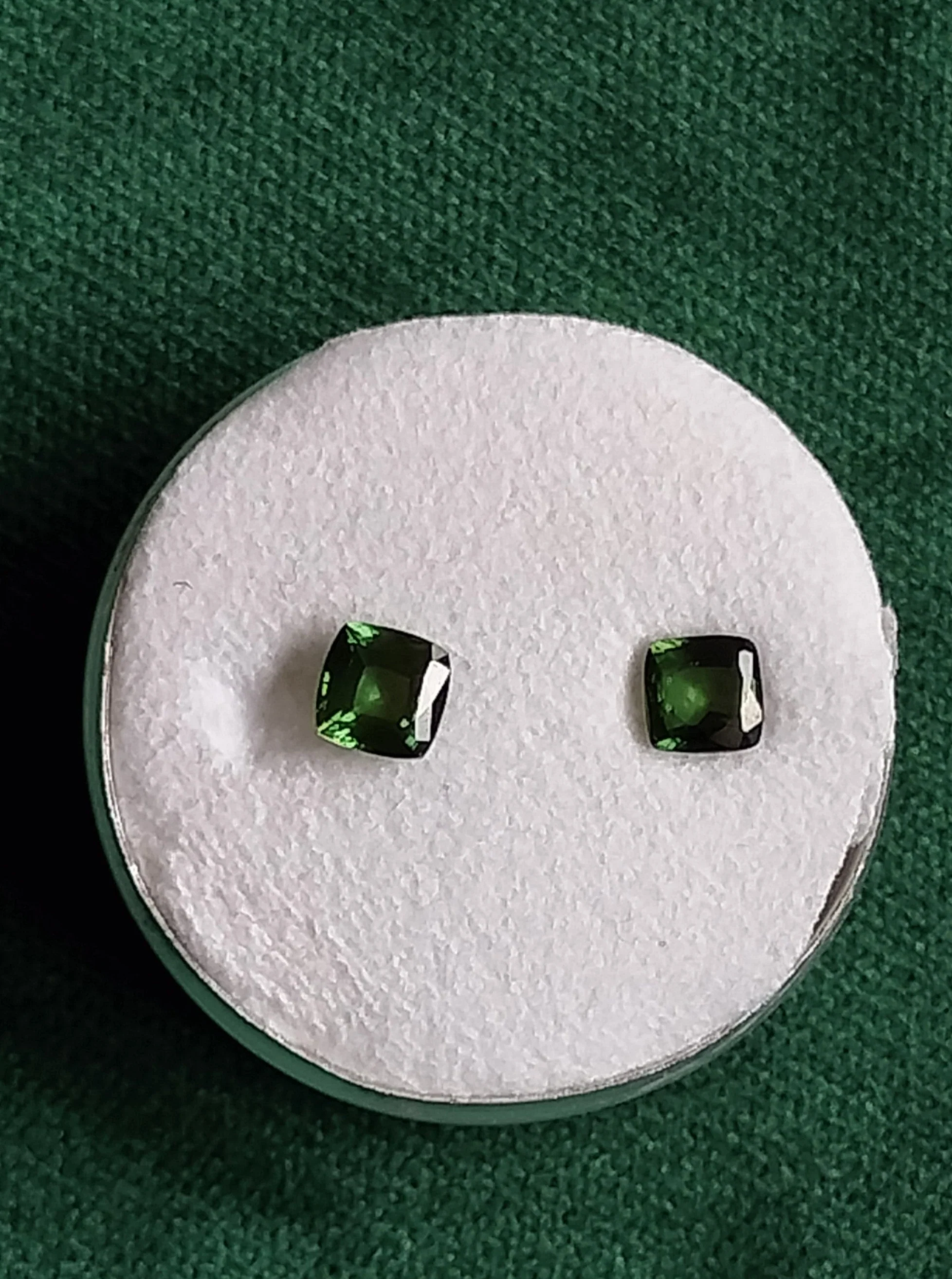 Groene saffier antiek