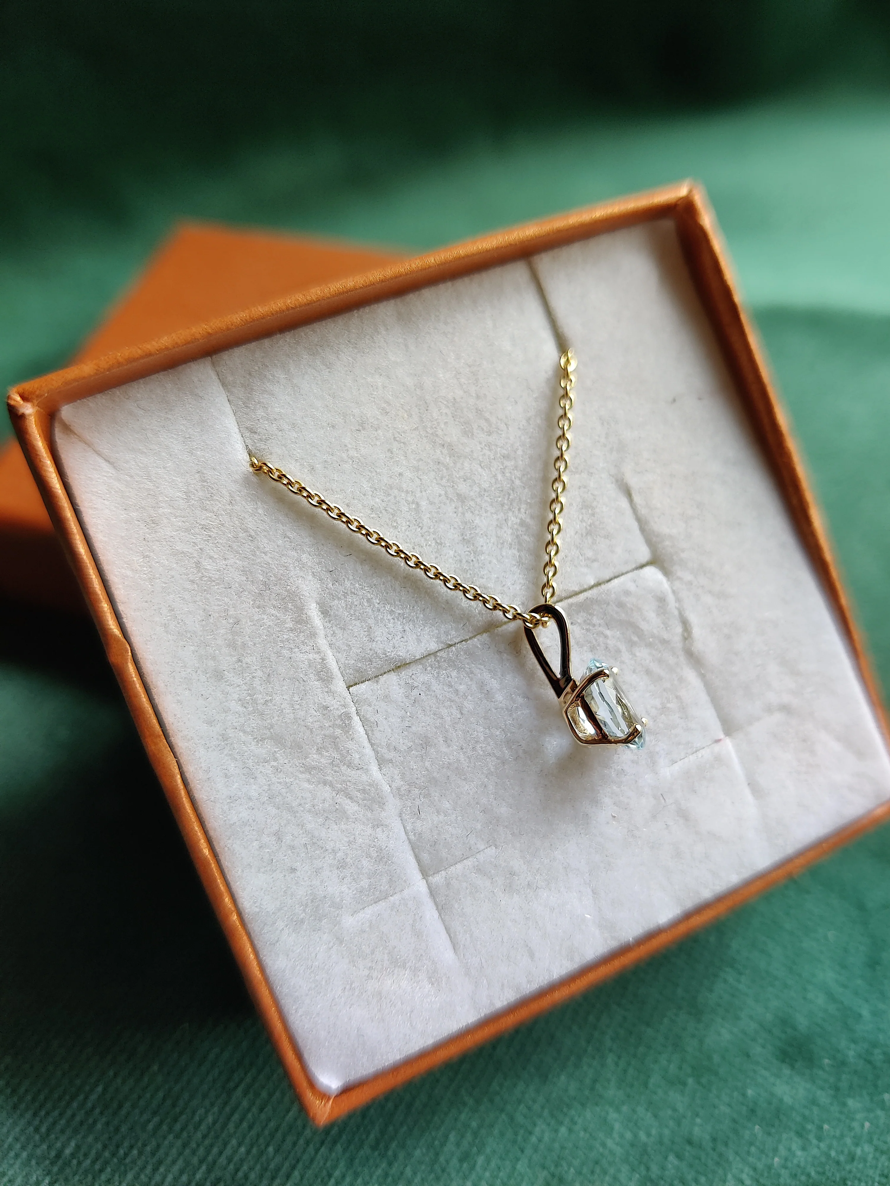 Hanger in 14k geel goud met aquamarijn - Maarti