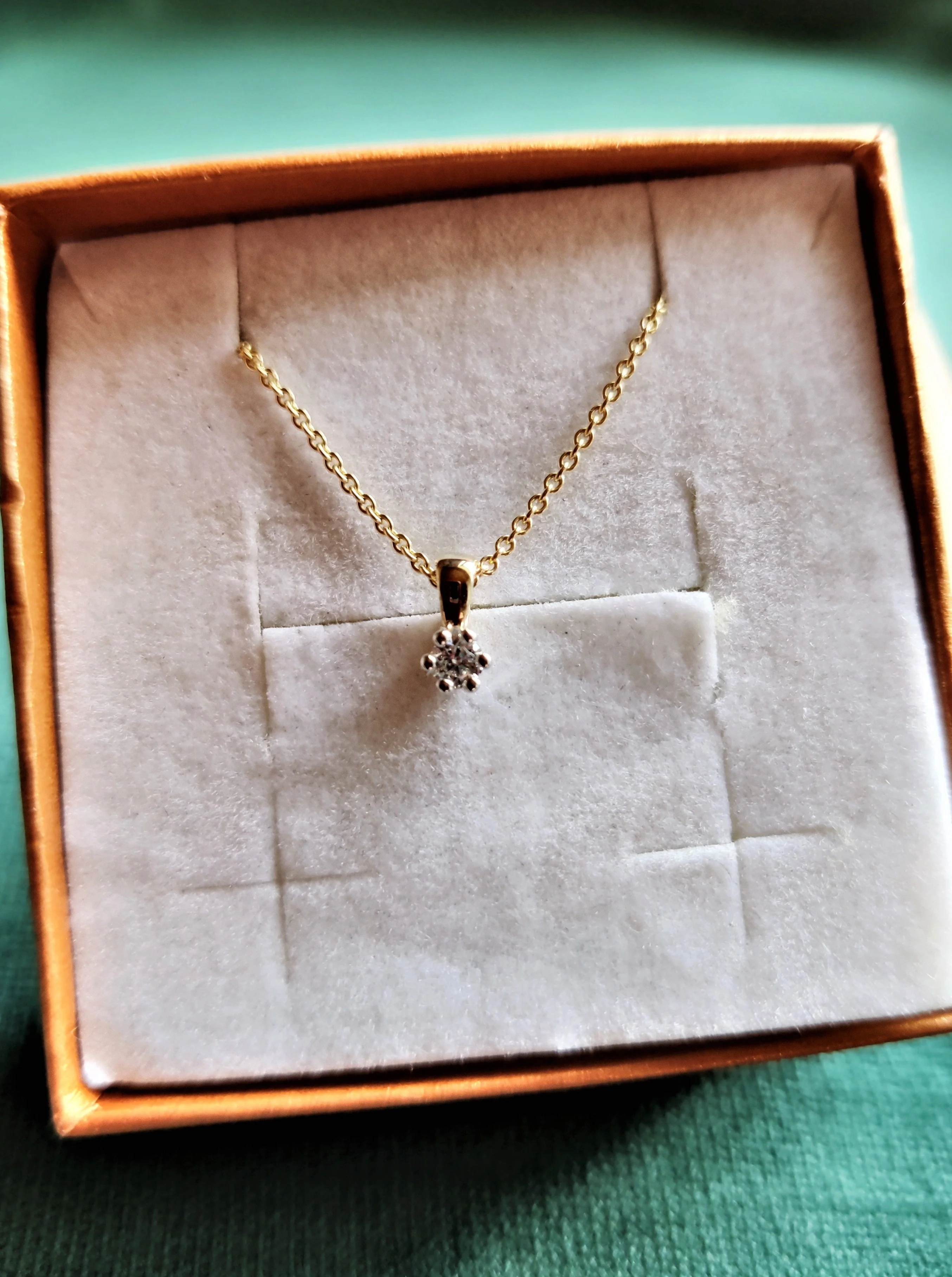 Hanger in 18K geel goud met diamant 0,05 ct - Leen