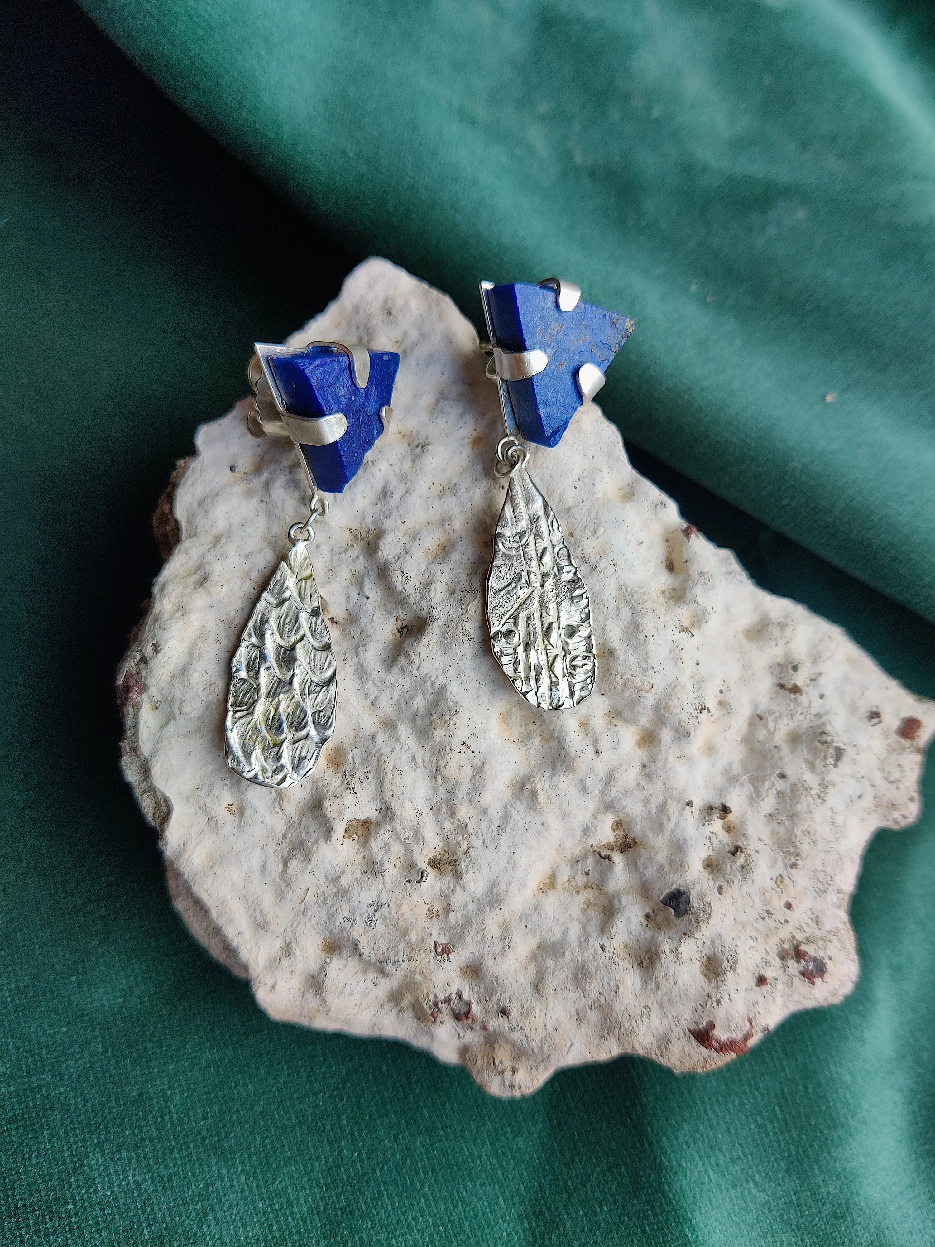 Oorbel in zilver met lapis lazulli