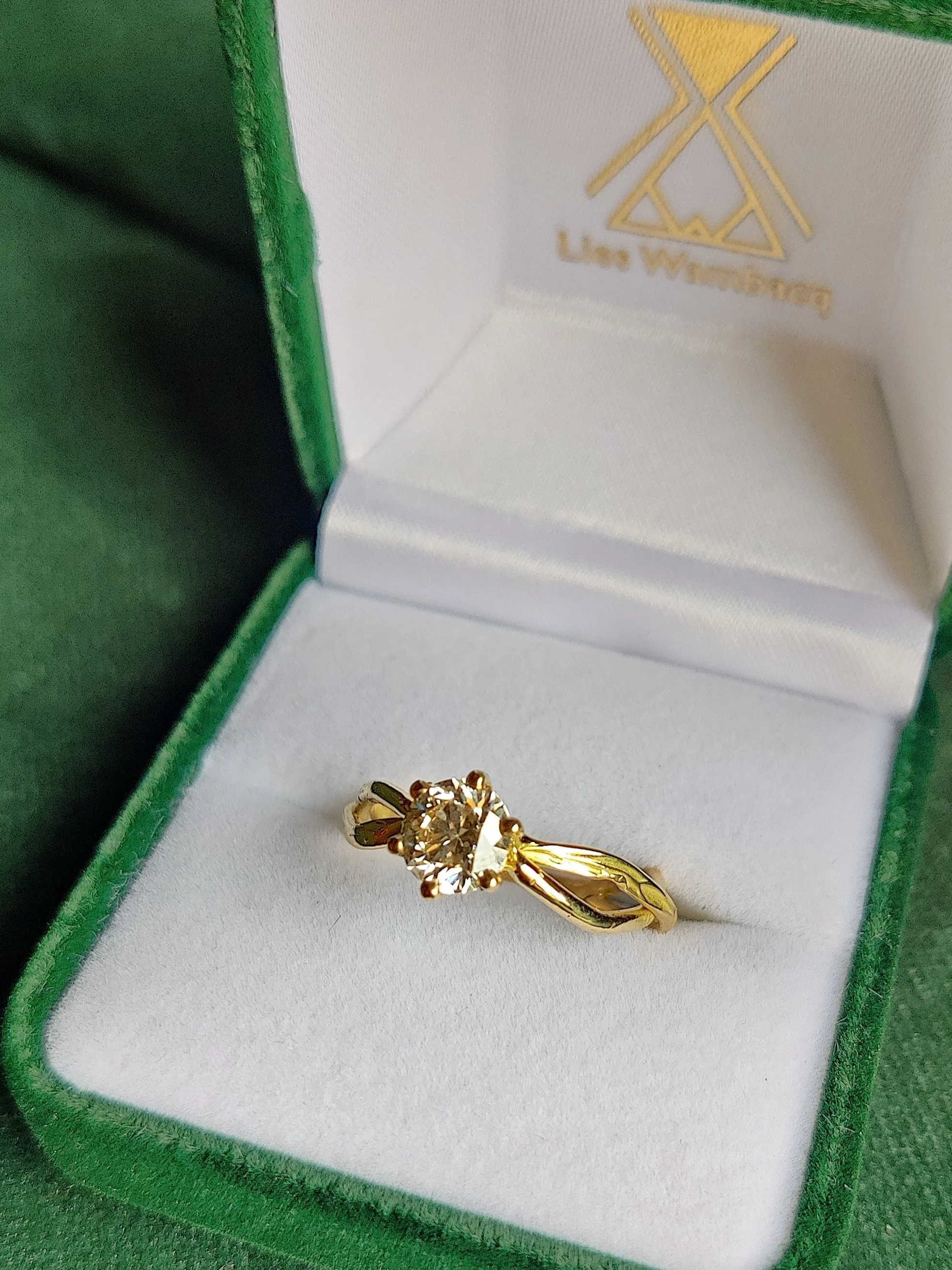 Ring 18K geel goud met diamant 1,03ct: Ellie