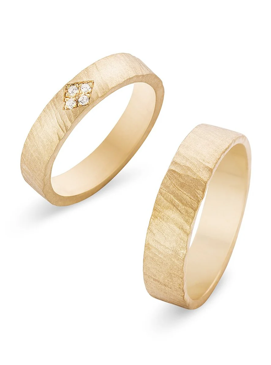 Trouwringen in 18k geel goud en diamant: Bonnie en Clyde