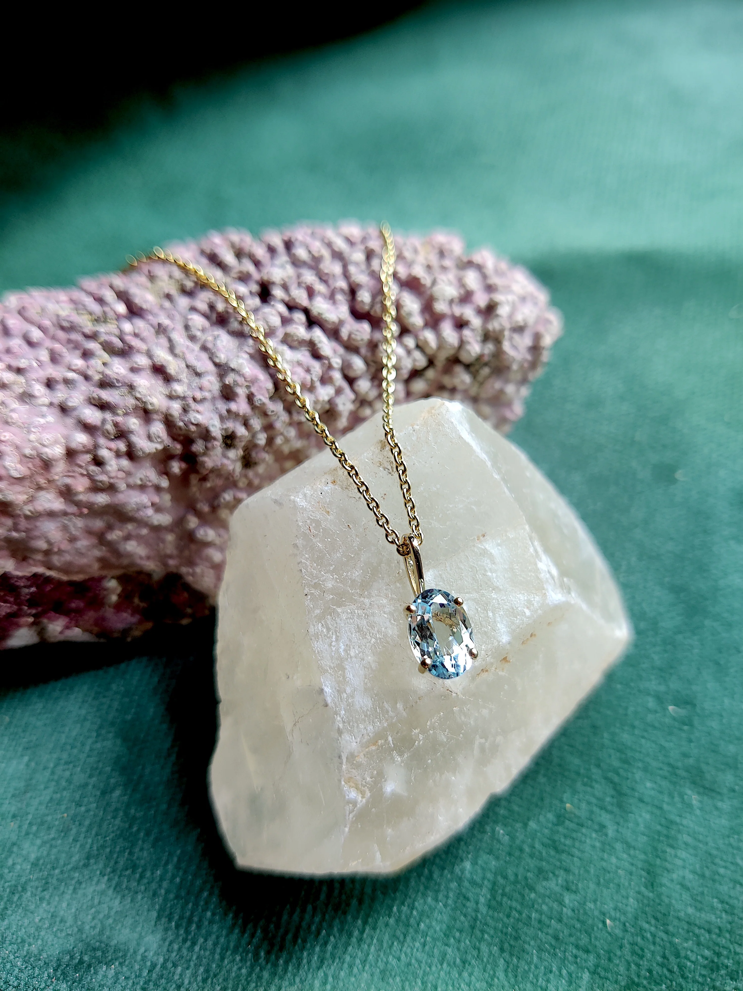 Hanger in 14k geel goud met aquamarijn - Maarti