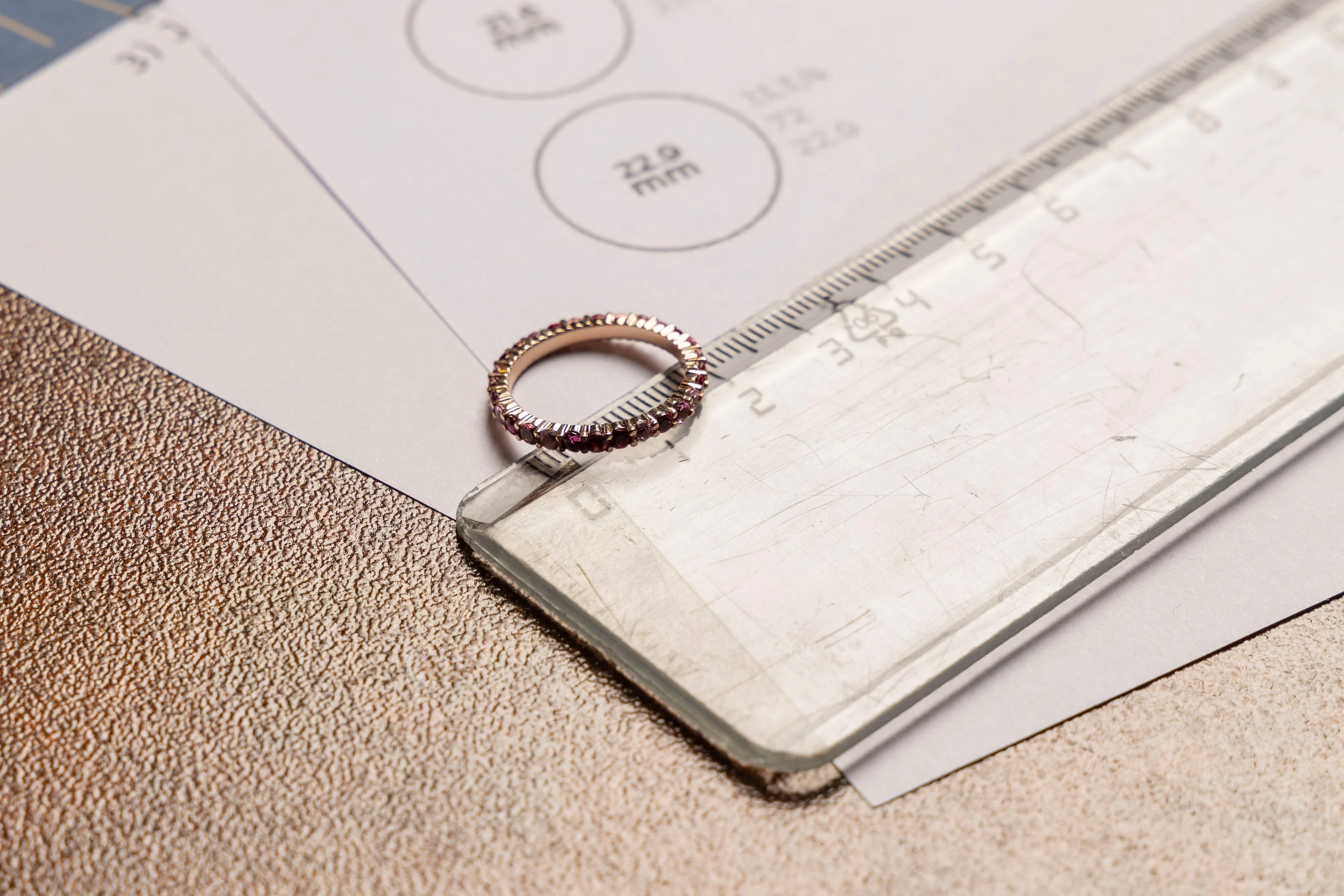 Ringmaten rood plastiek