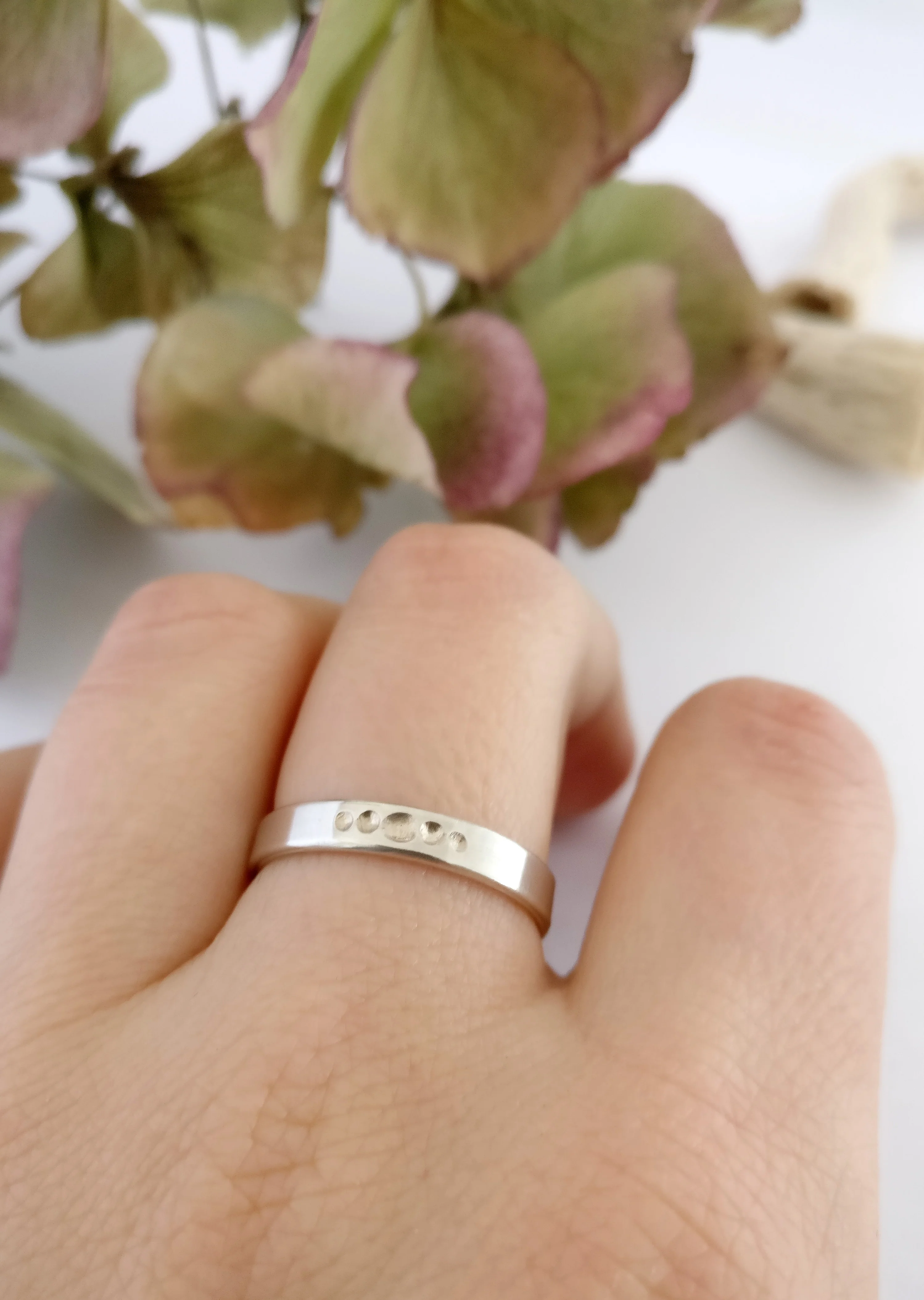 Trouwringen in 18k wit goud met diamant: Albert en Victoria