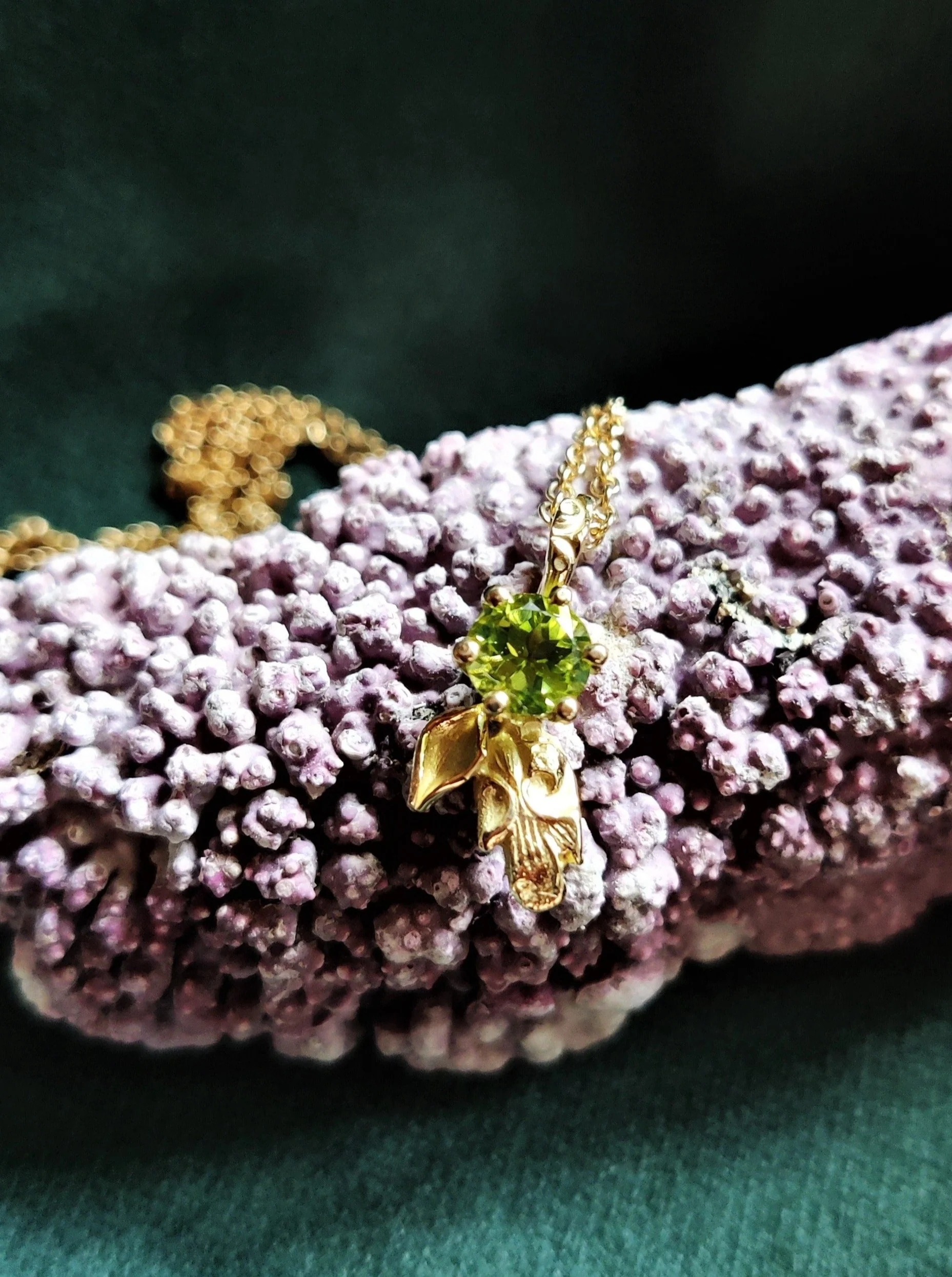 Hanger in 18K geel goud met groene peridoot - Sien