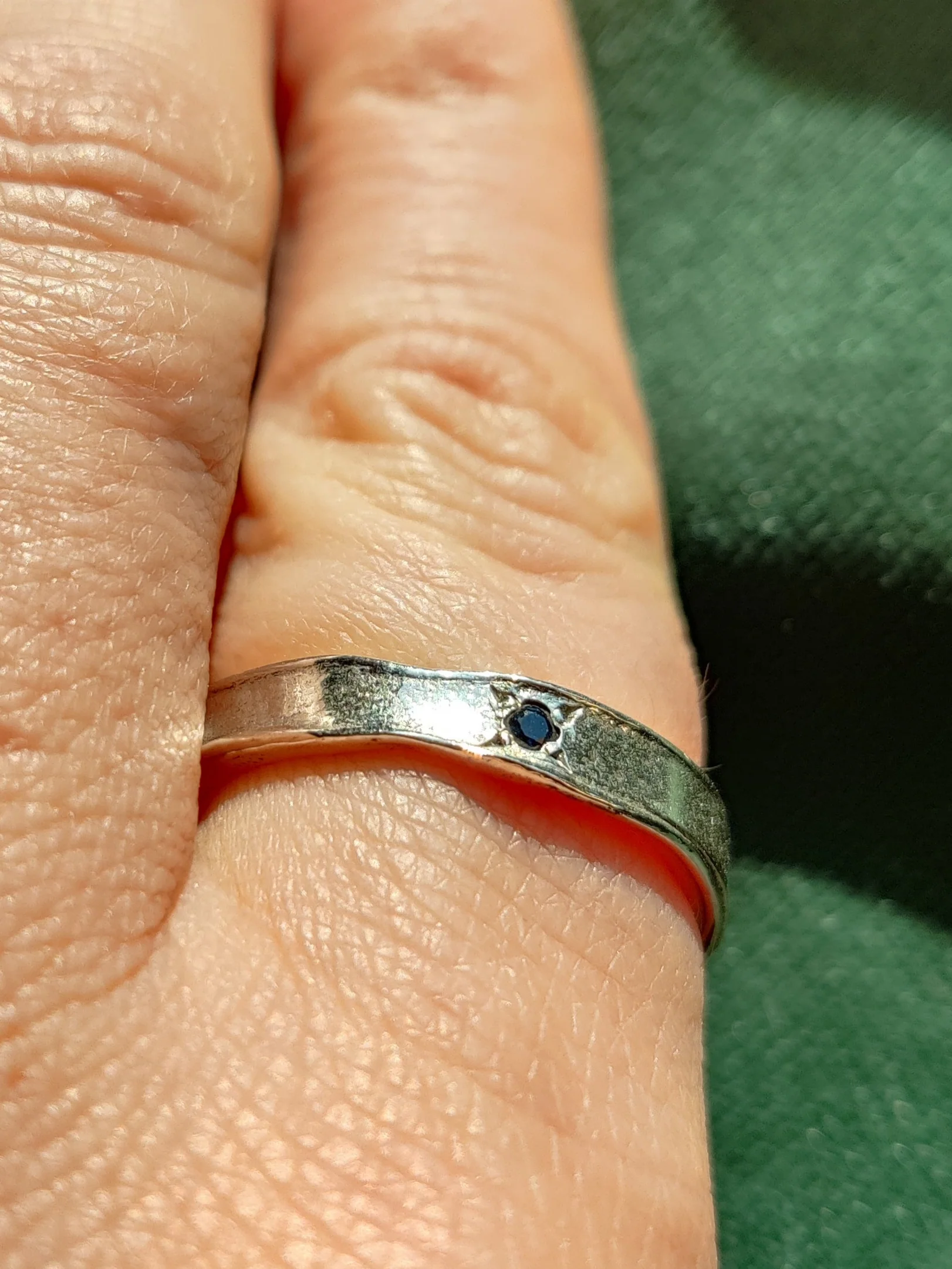 Ring in zilver met saffier: Roby