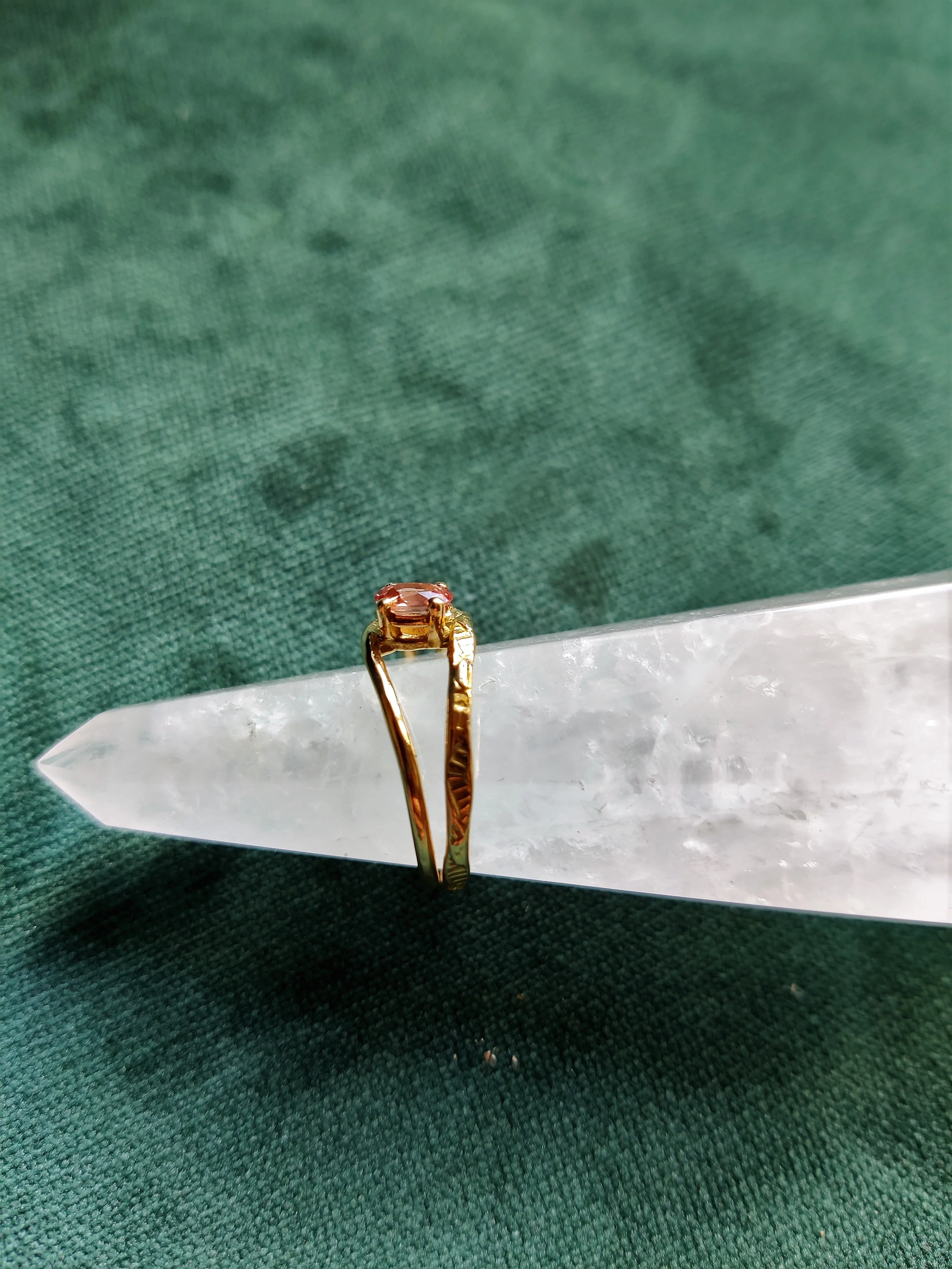 Ring in 18k geel goud met roze saffier - Sofie