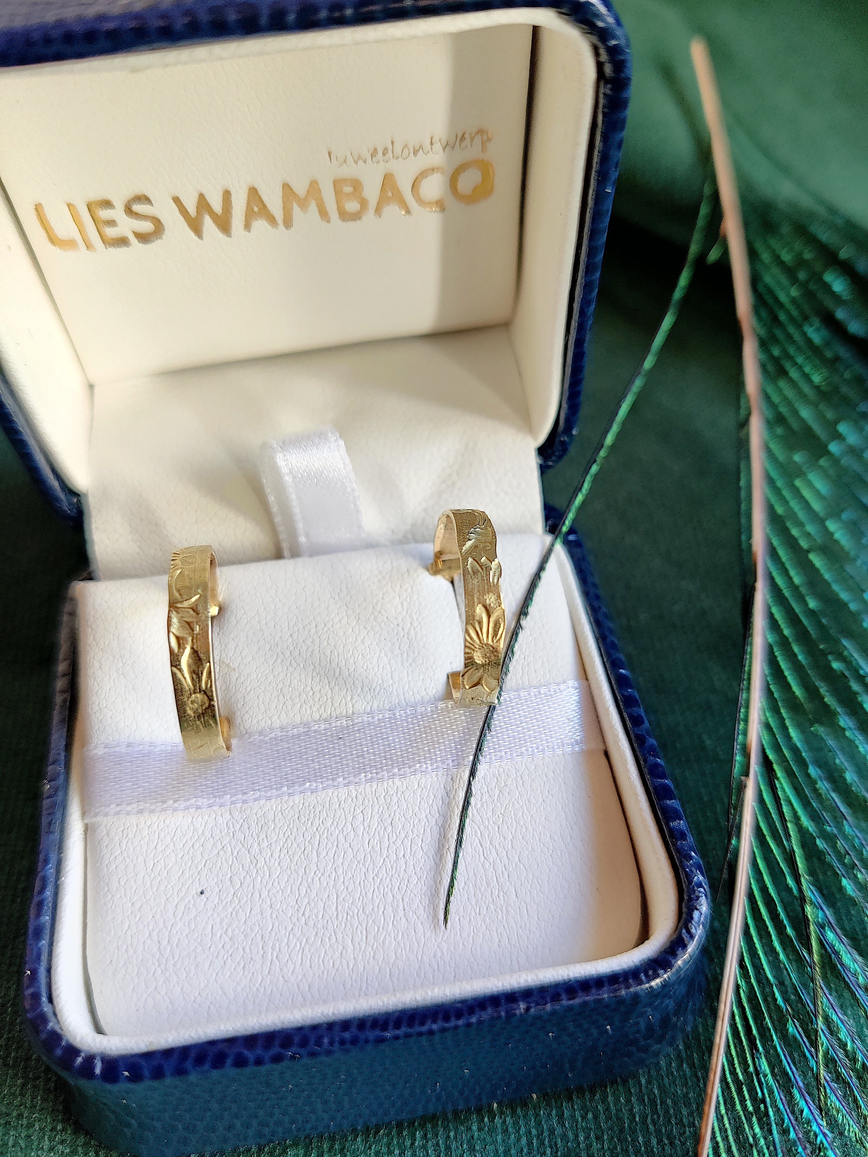 Oorbellen in 18k geel goud - Vleitig Liesje