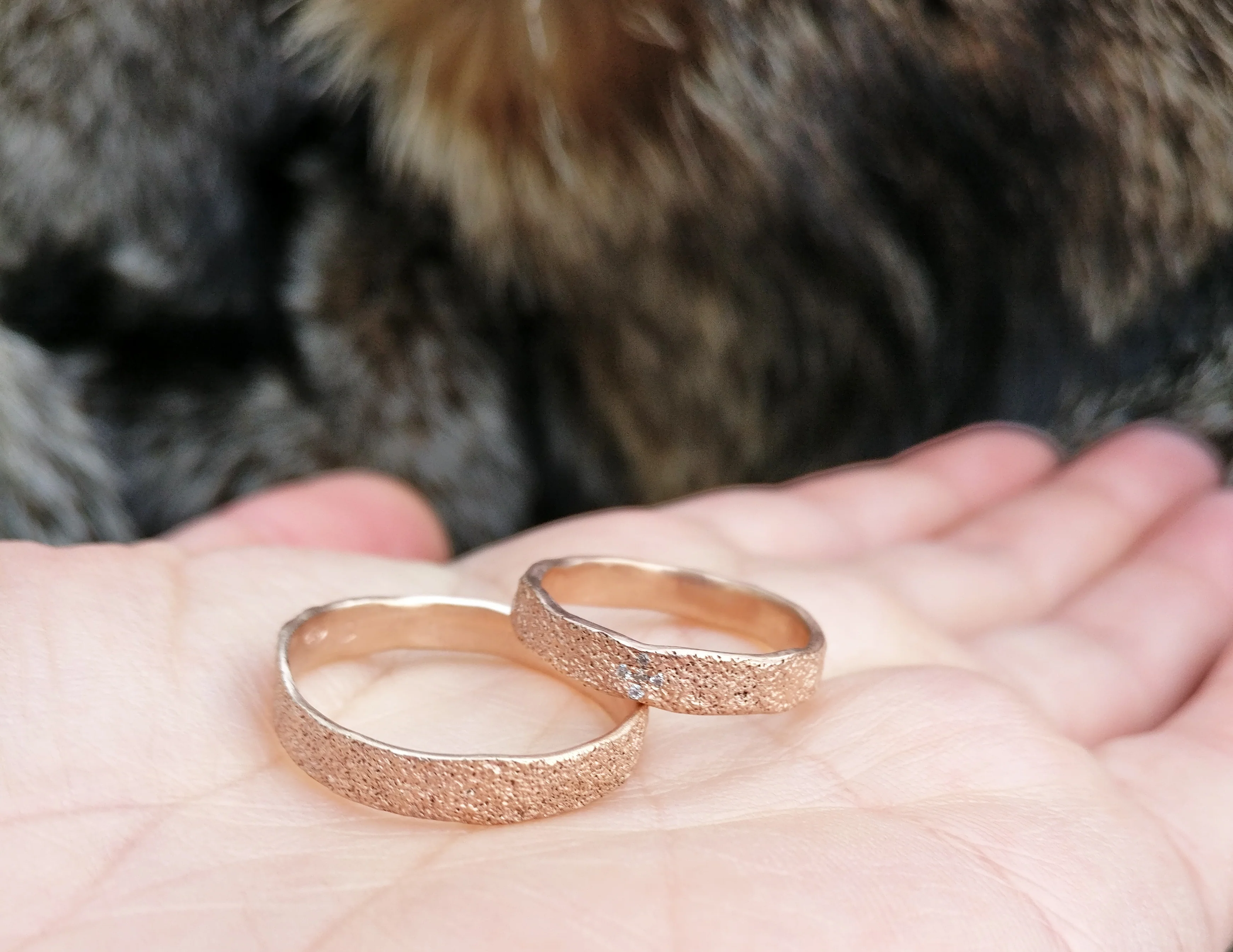 Trouwringen in 18k rosé goud met diamant: Helena en Paris