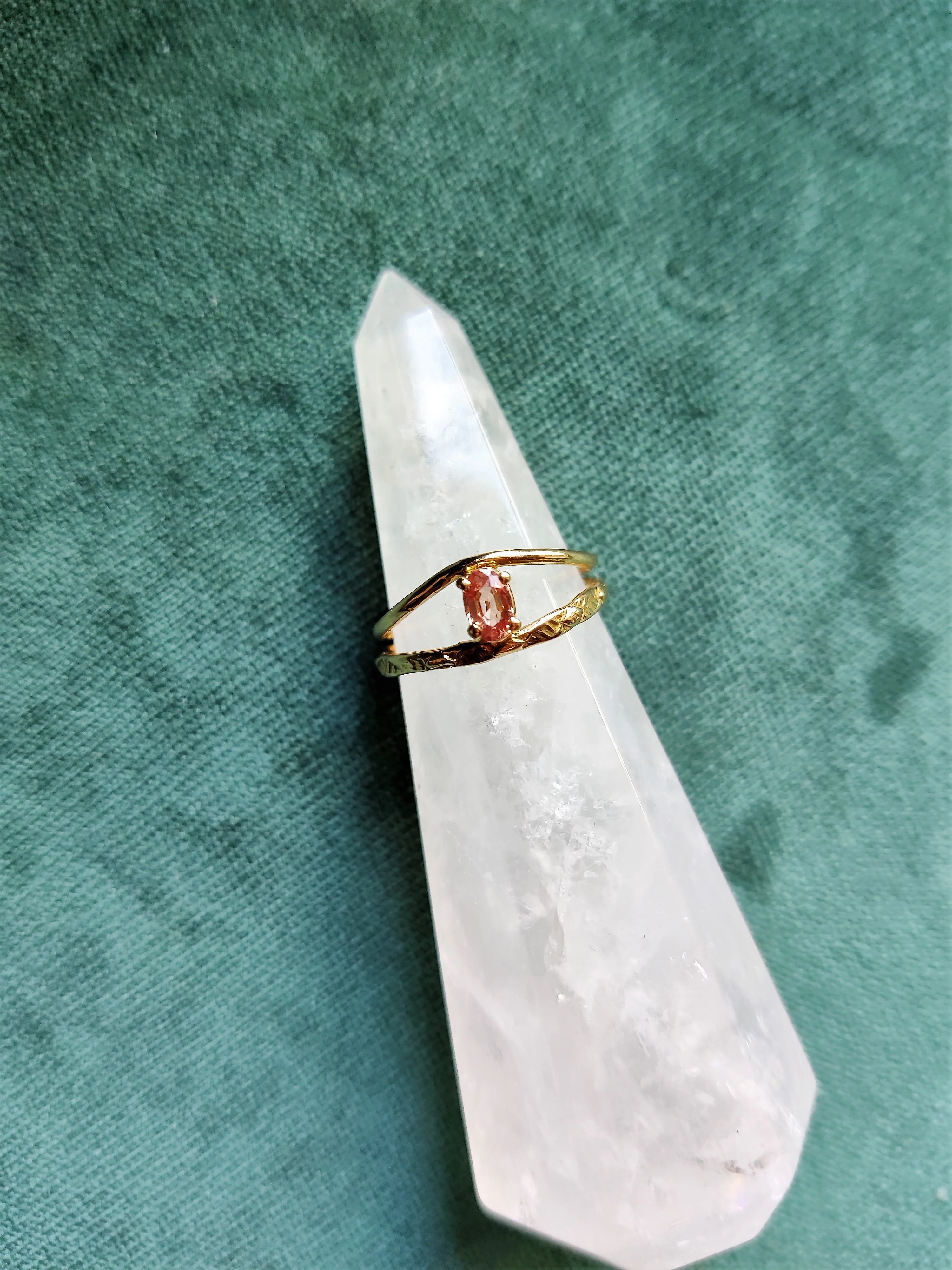 Ring in 18k geel goud met roze saffier - Sofie