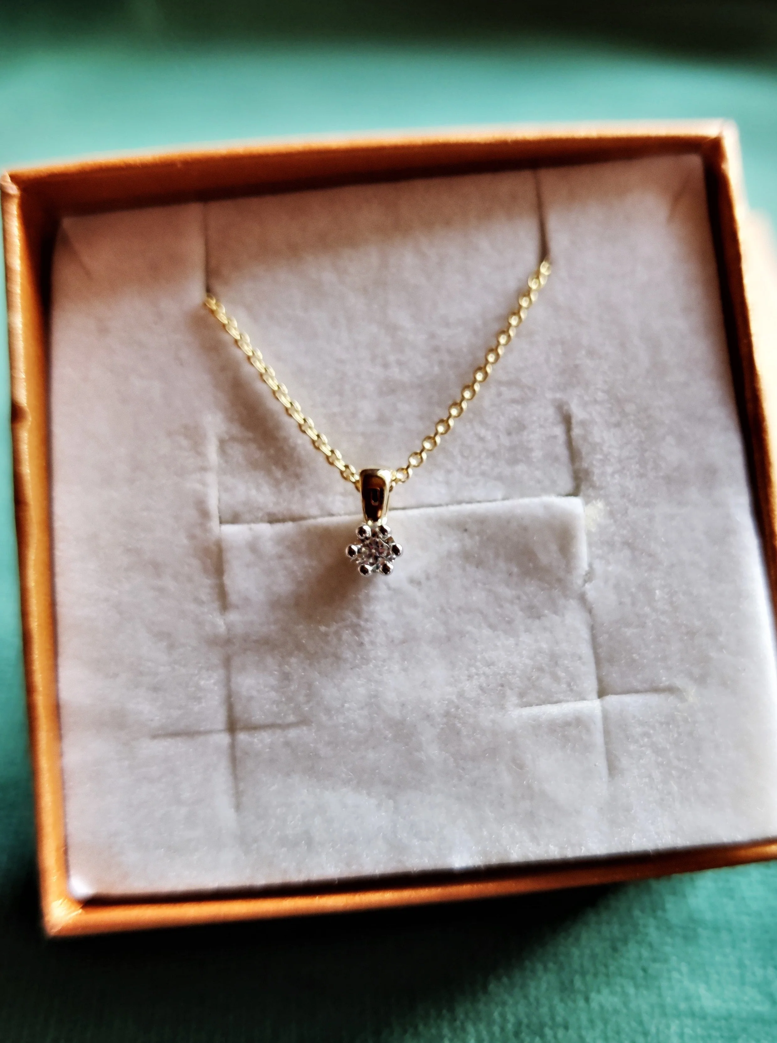 Hanger in 18K geel goud met diamant 0,10 ct - Iva