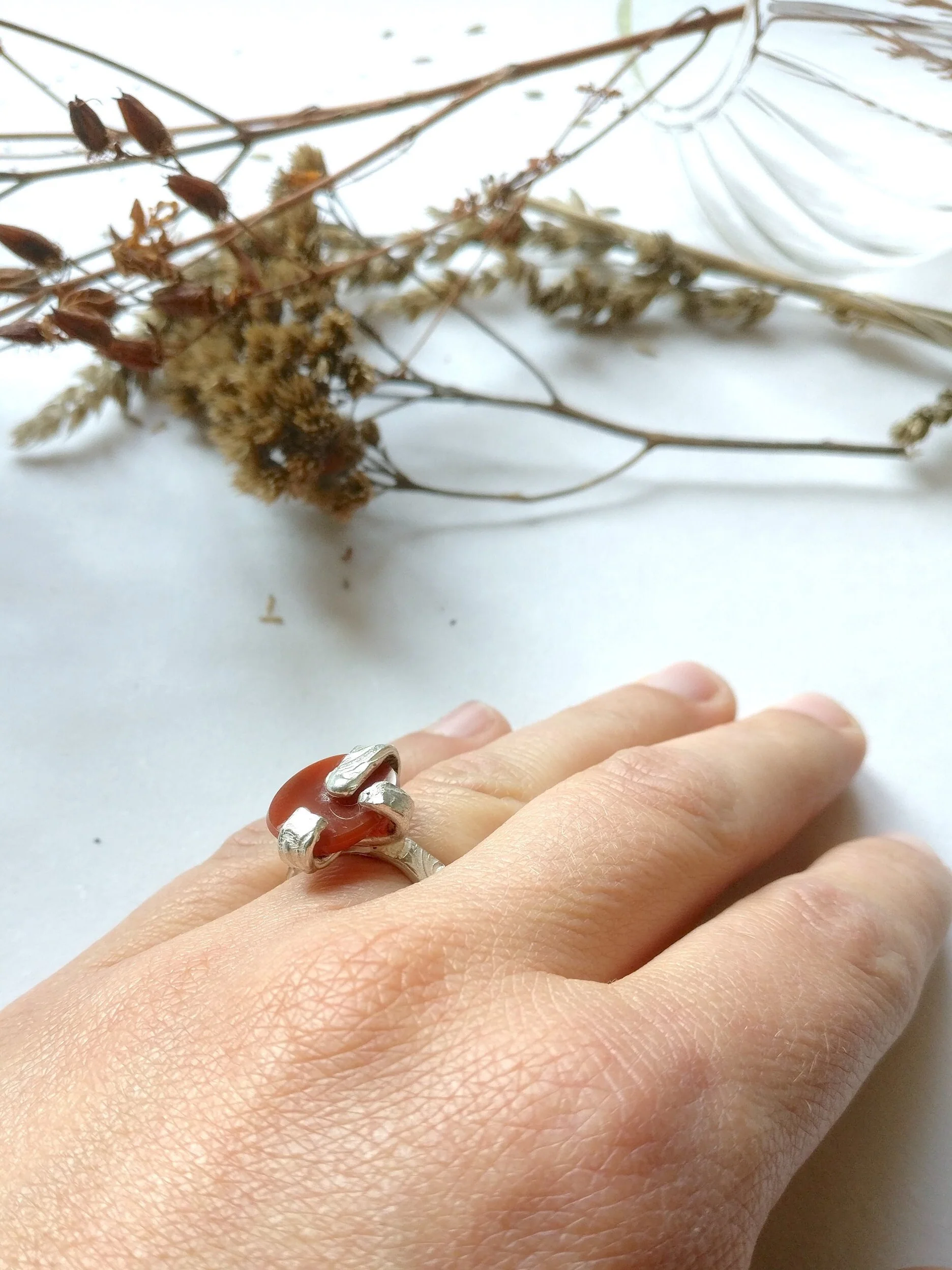 Ring in zilver: Carneool ovaal