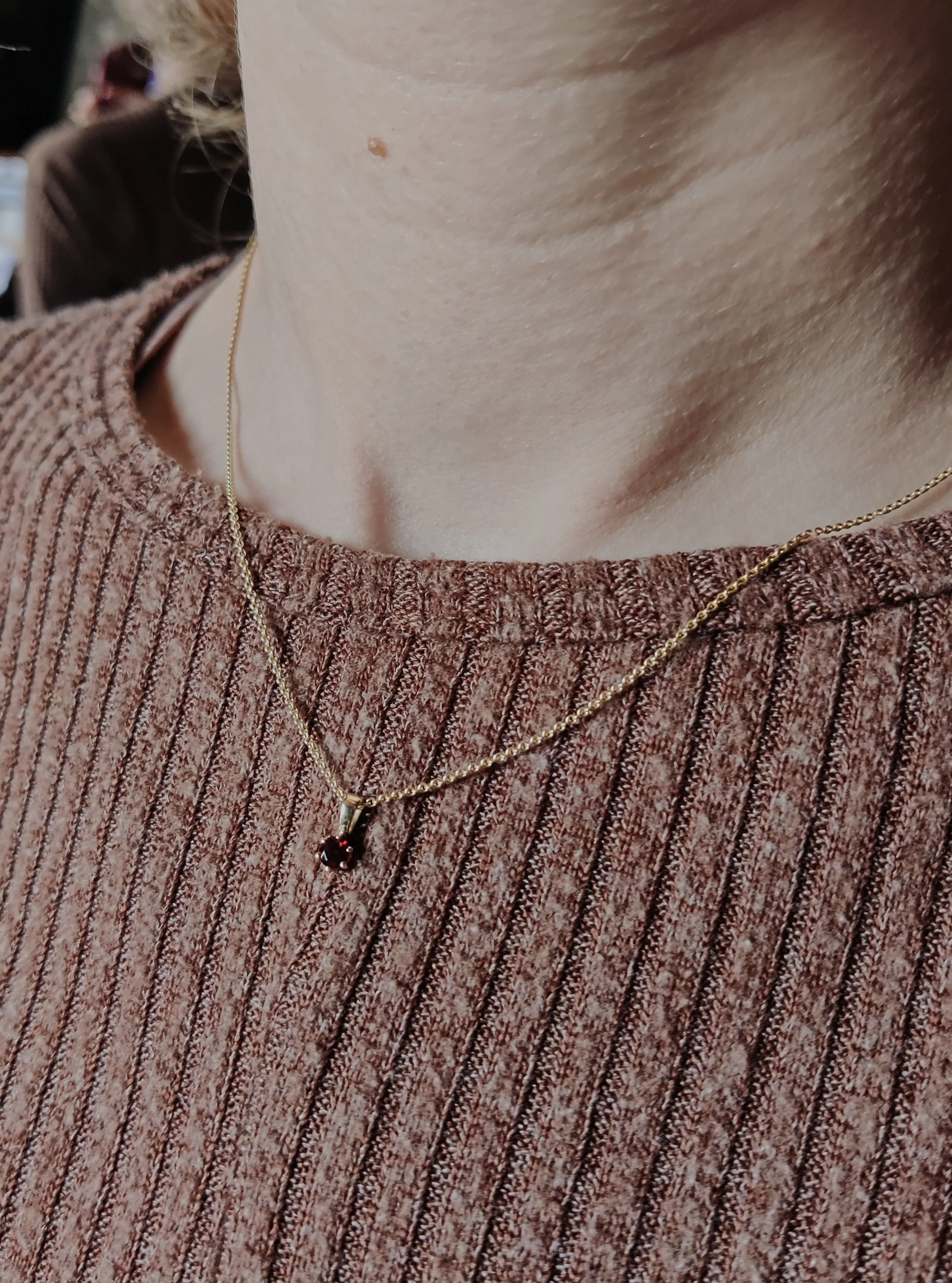 Hanger in 14k geel goud met geboortesteen - alle verschillende maanden