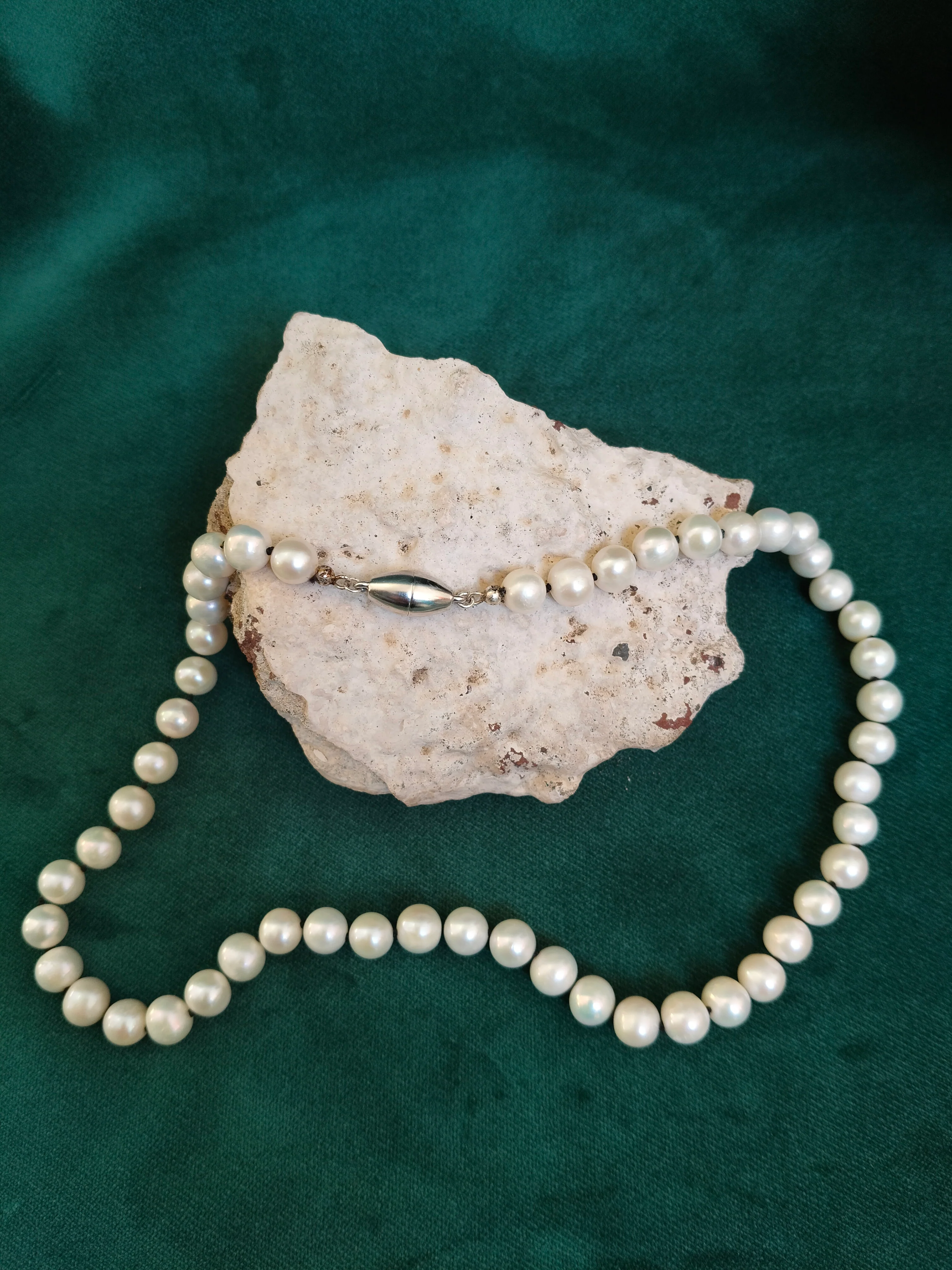 Parelsnoer met zilveren magneetsluiting: Elisabeth