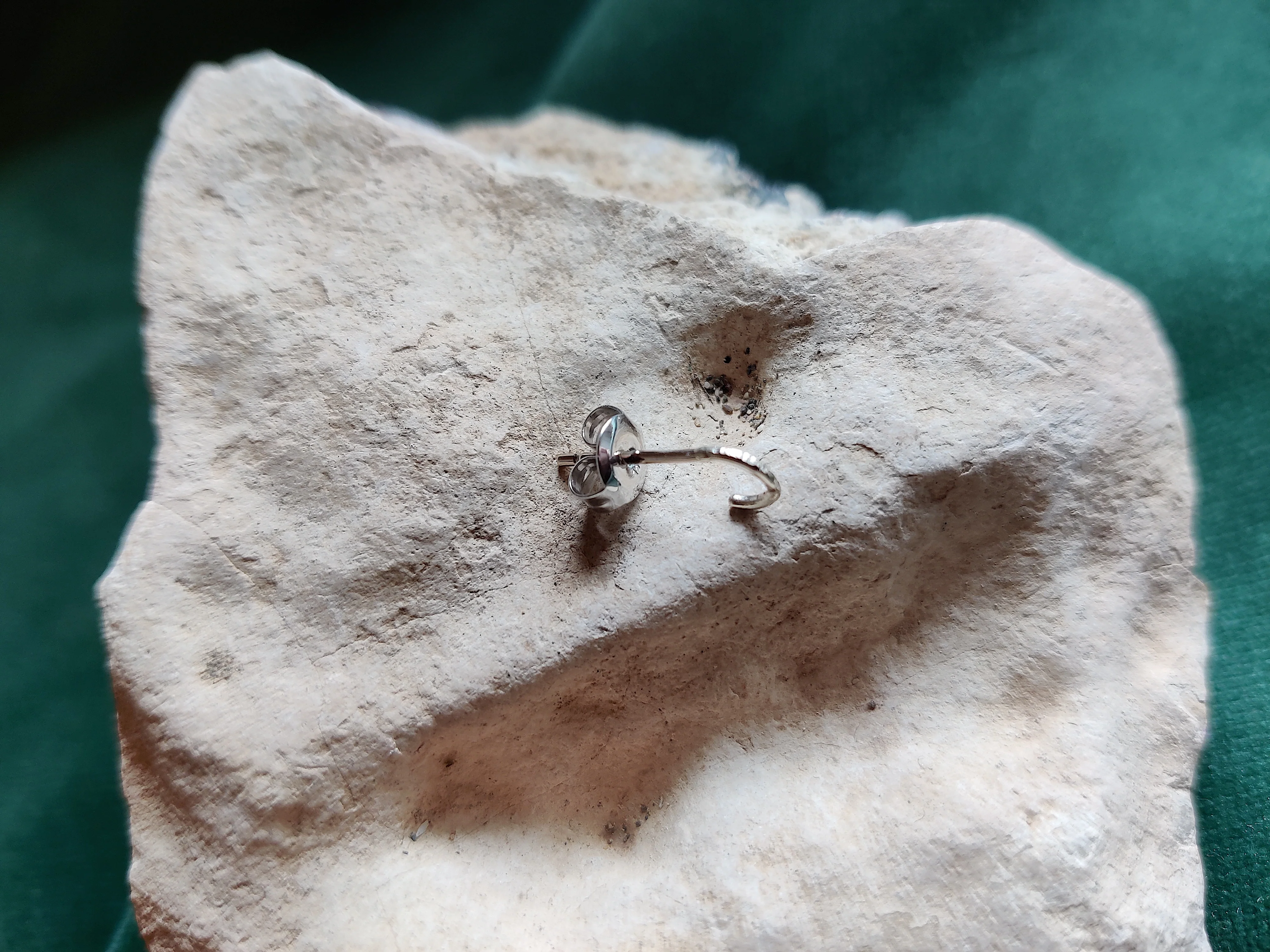 Losse oorsteker in 18K wit goud - Ringo