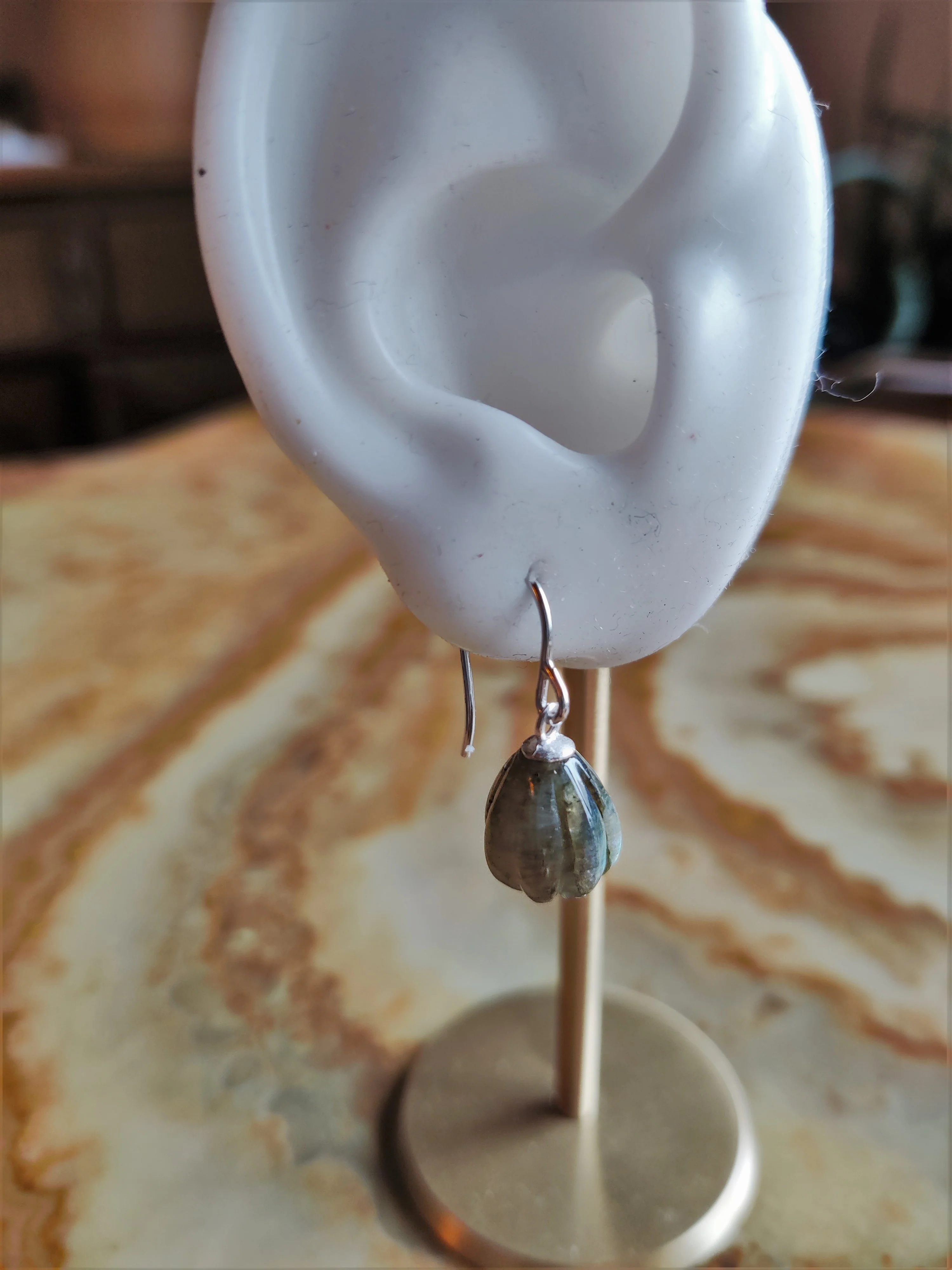 Oorbellen in 14K witgoud met labradoriet - Greta