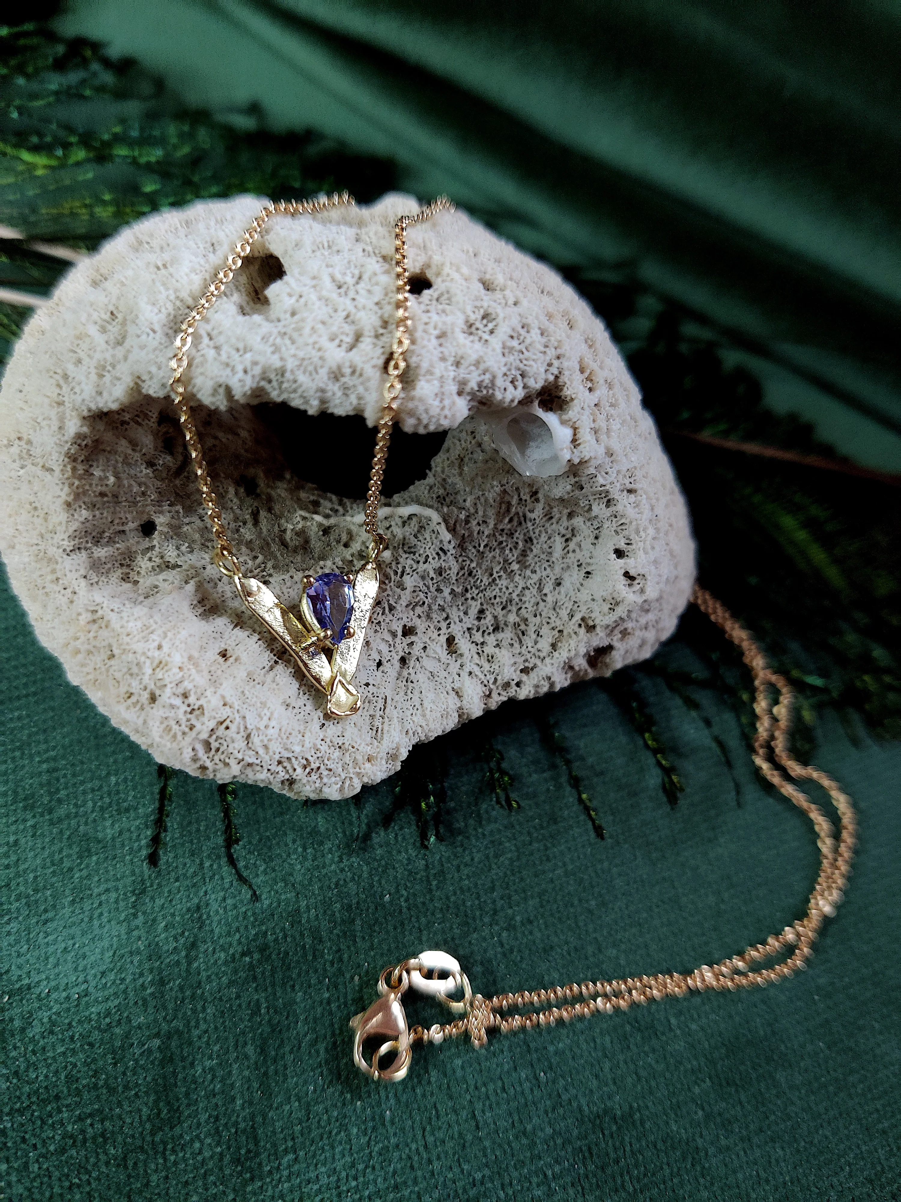 Ketting in 18K geel goud met tanzaniet: Doris