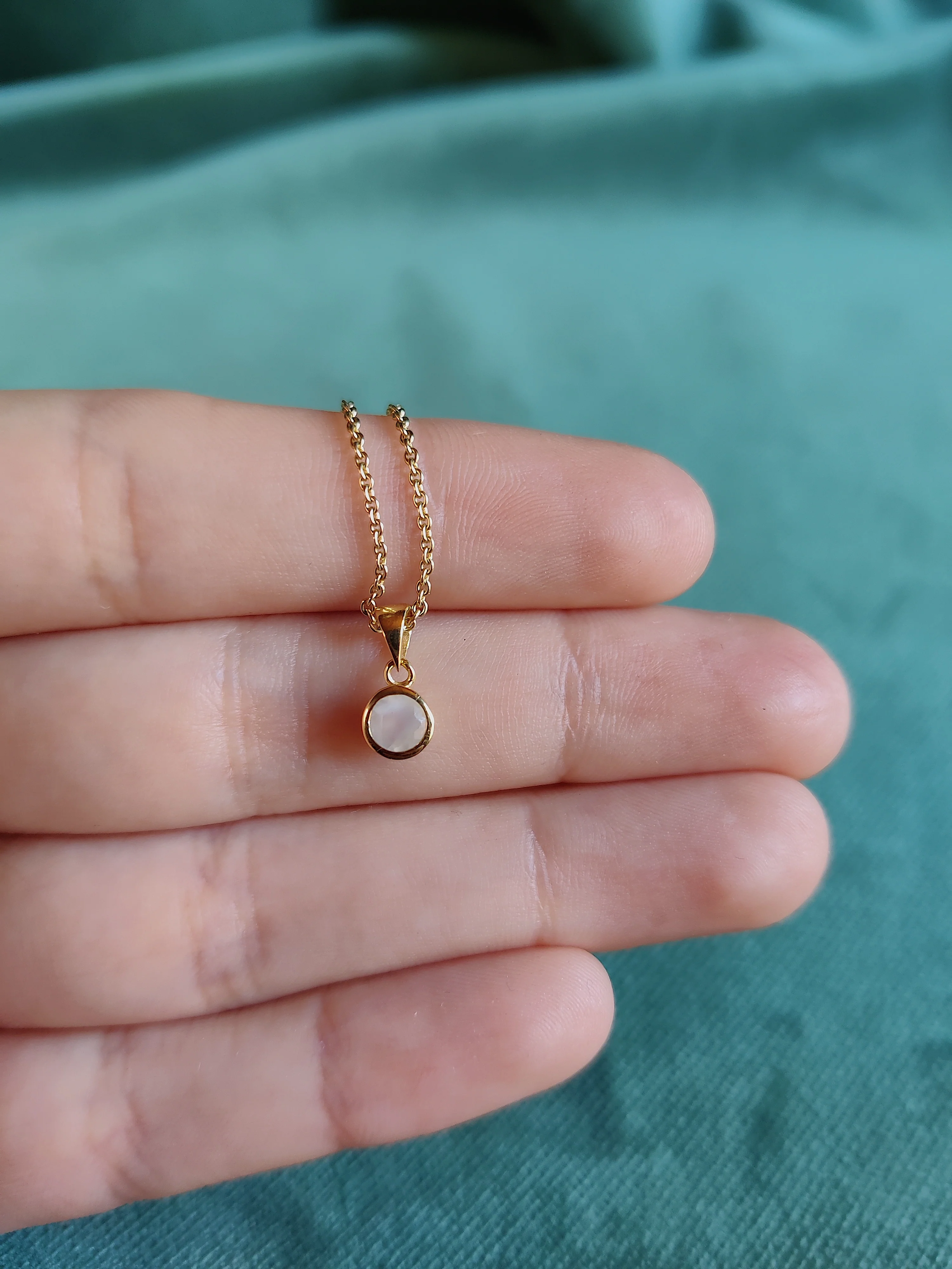 Hanger in 14k geel goud met maansteen - Juna