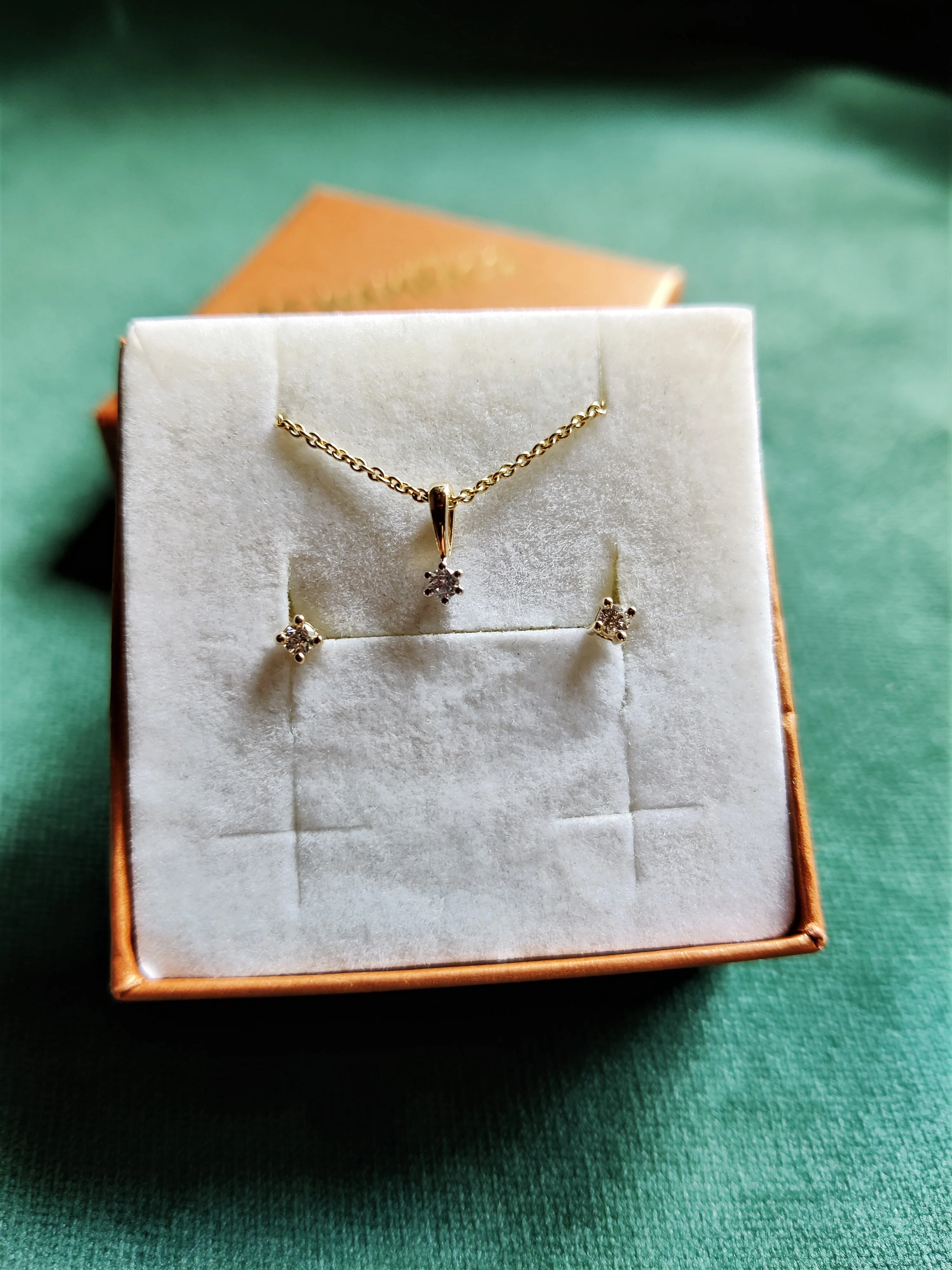 Hanger in 18K geel goud met diamant 0,05 ct - Leen