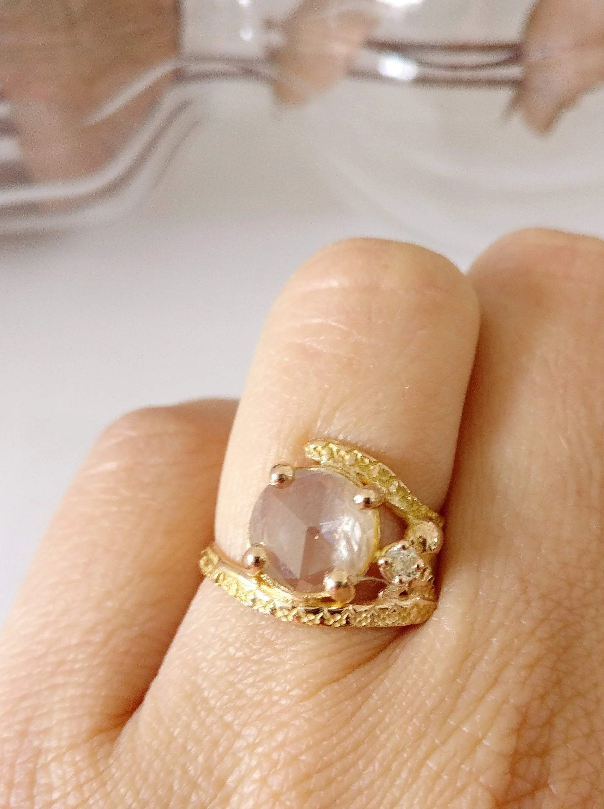 Ring in 18K rosé goud met diamant: Roos