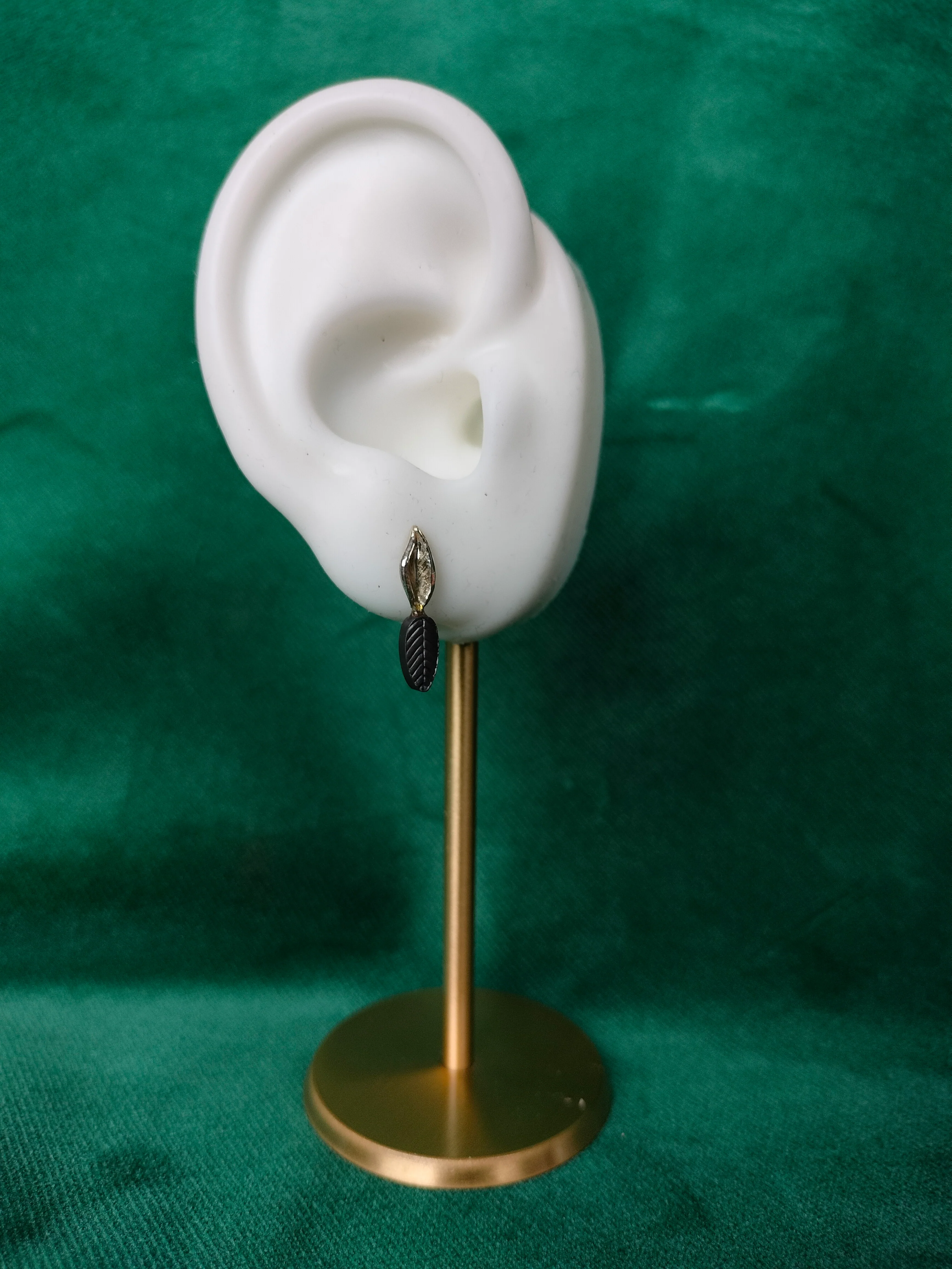 Oorbellen in zilver met hematiet veer - Trees