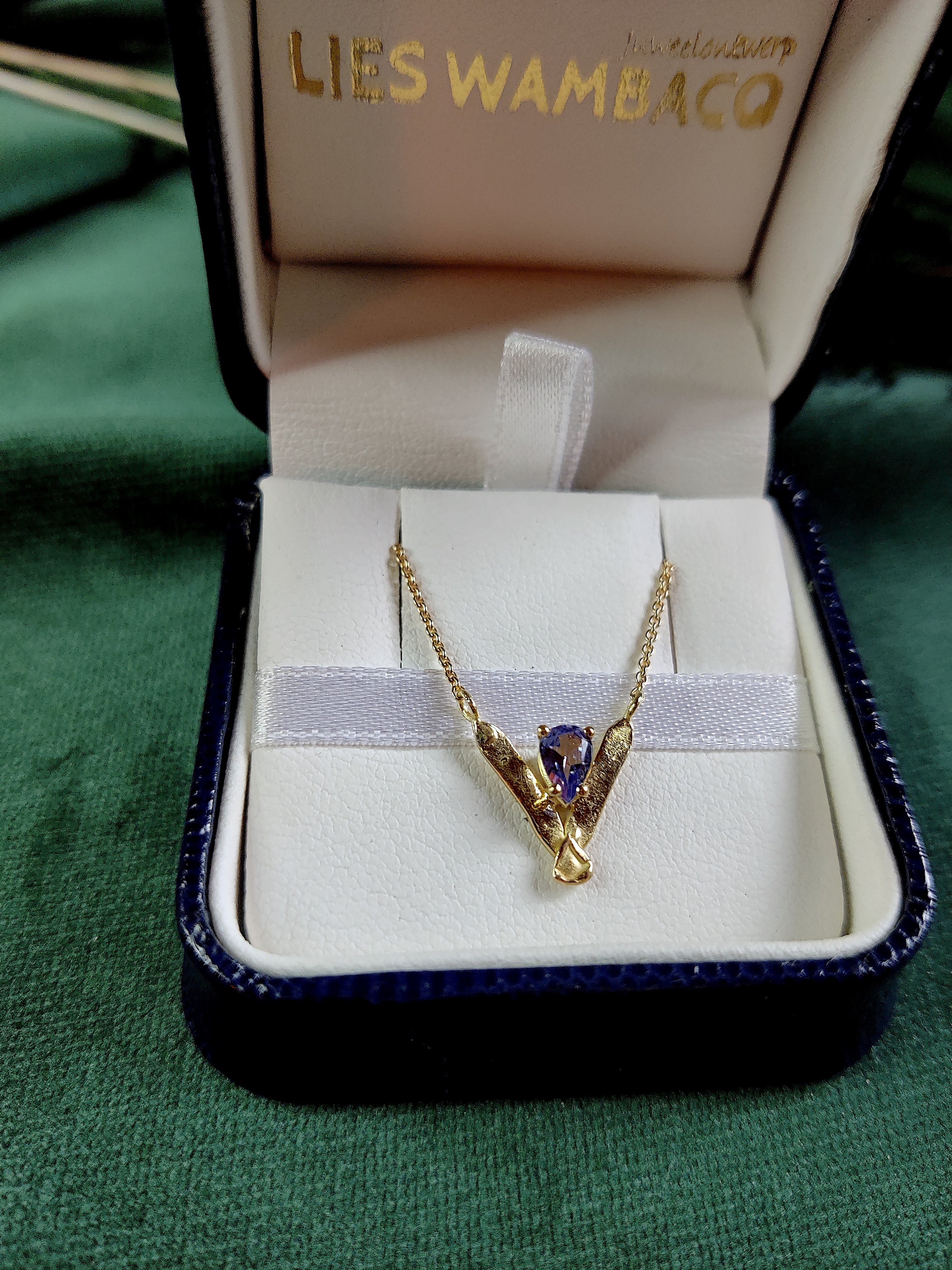 Ketting in 18K geel goud met tanzaniet: Doris