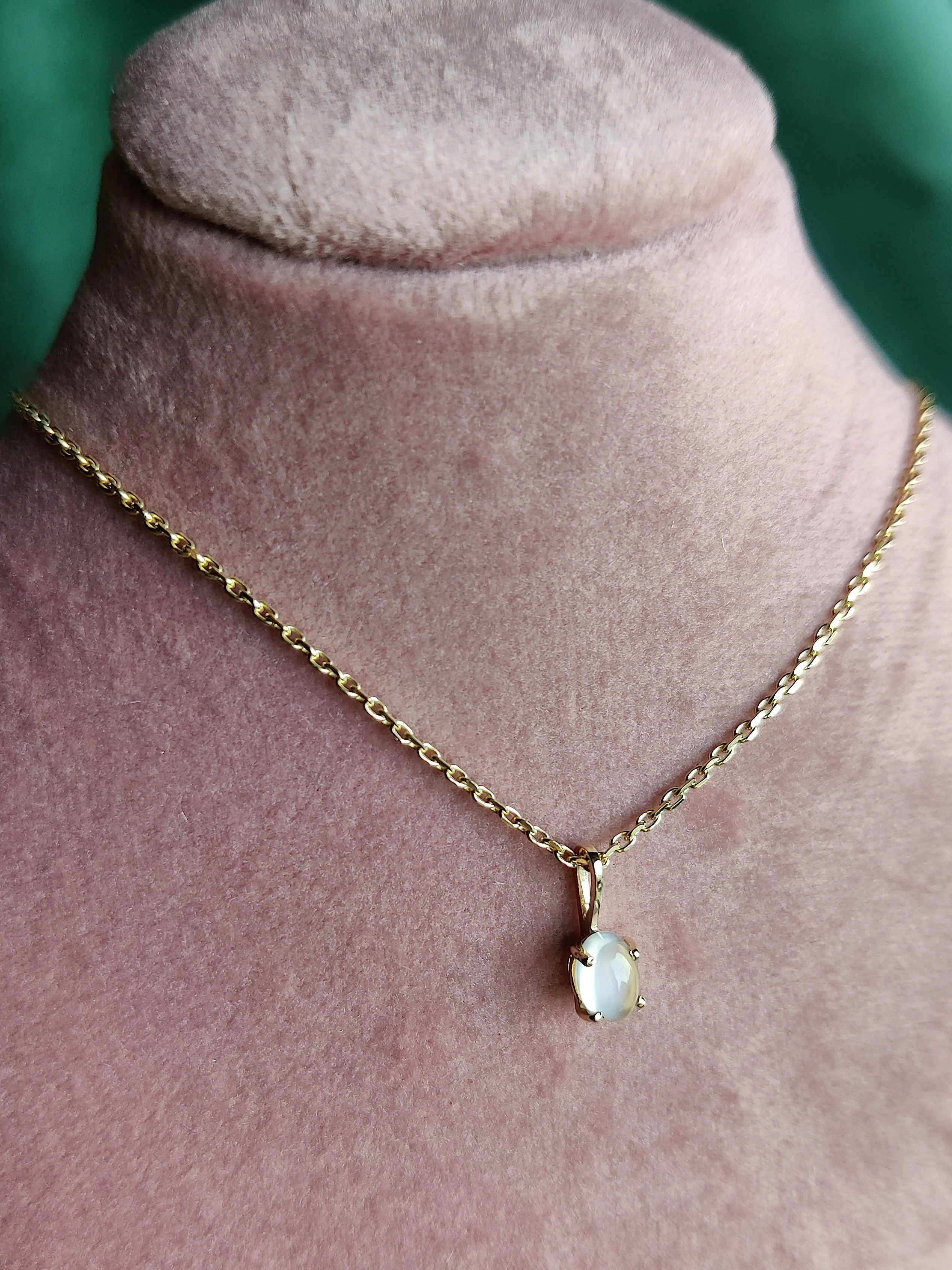 14k gouden hanger met een maansteen: Ona