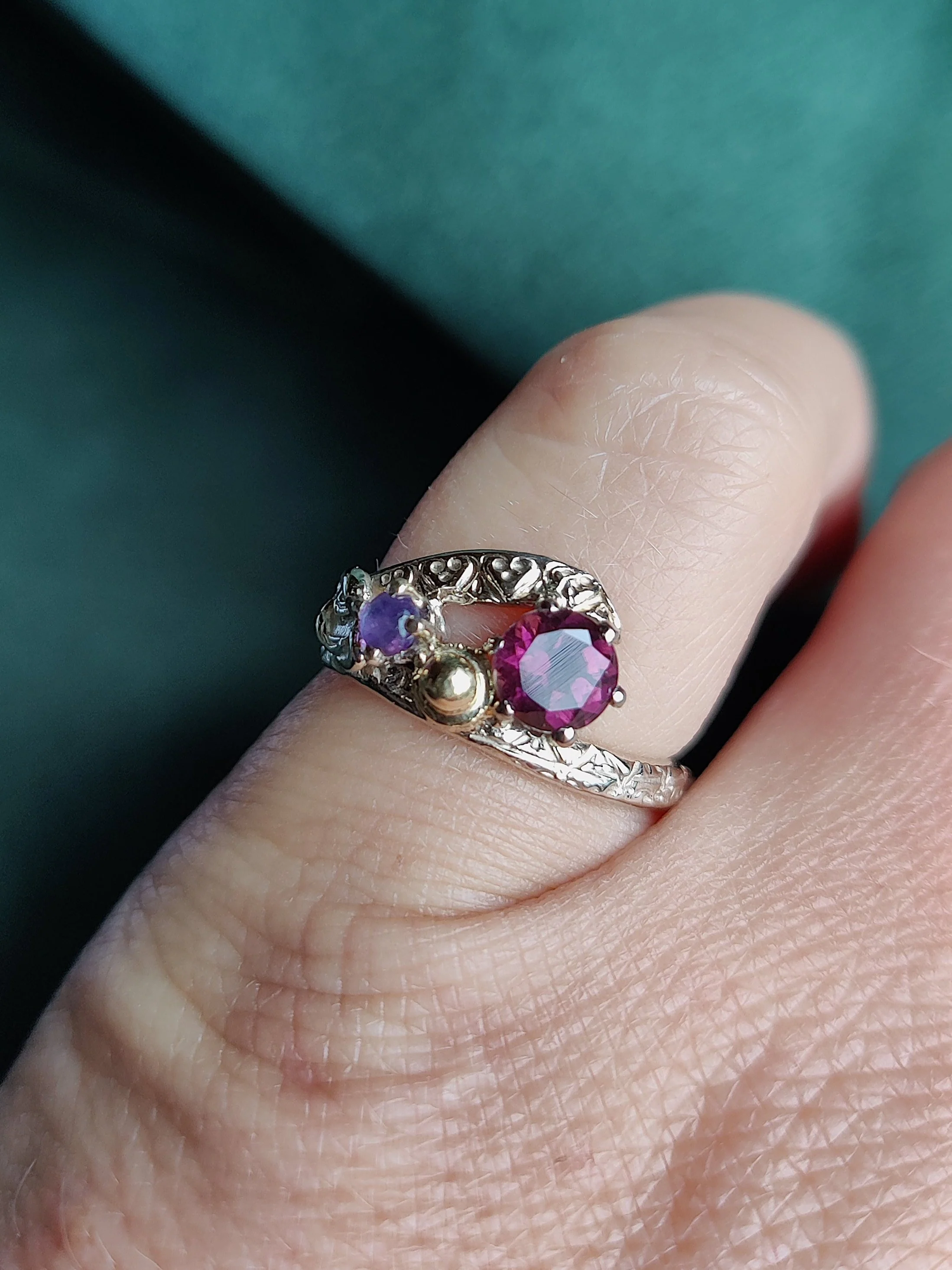 Ring in 18k wit en geel goud met rubeliet en amethist : Zelda