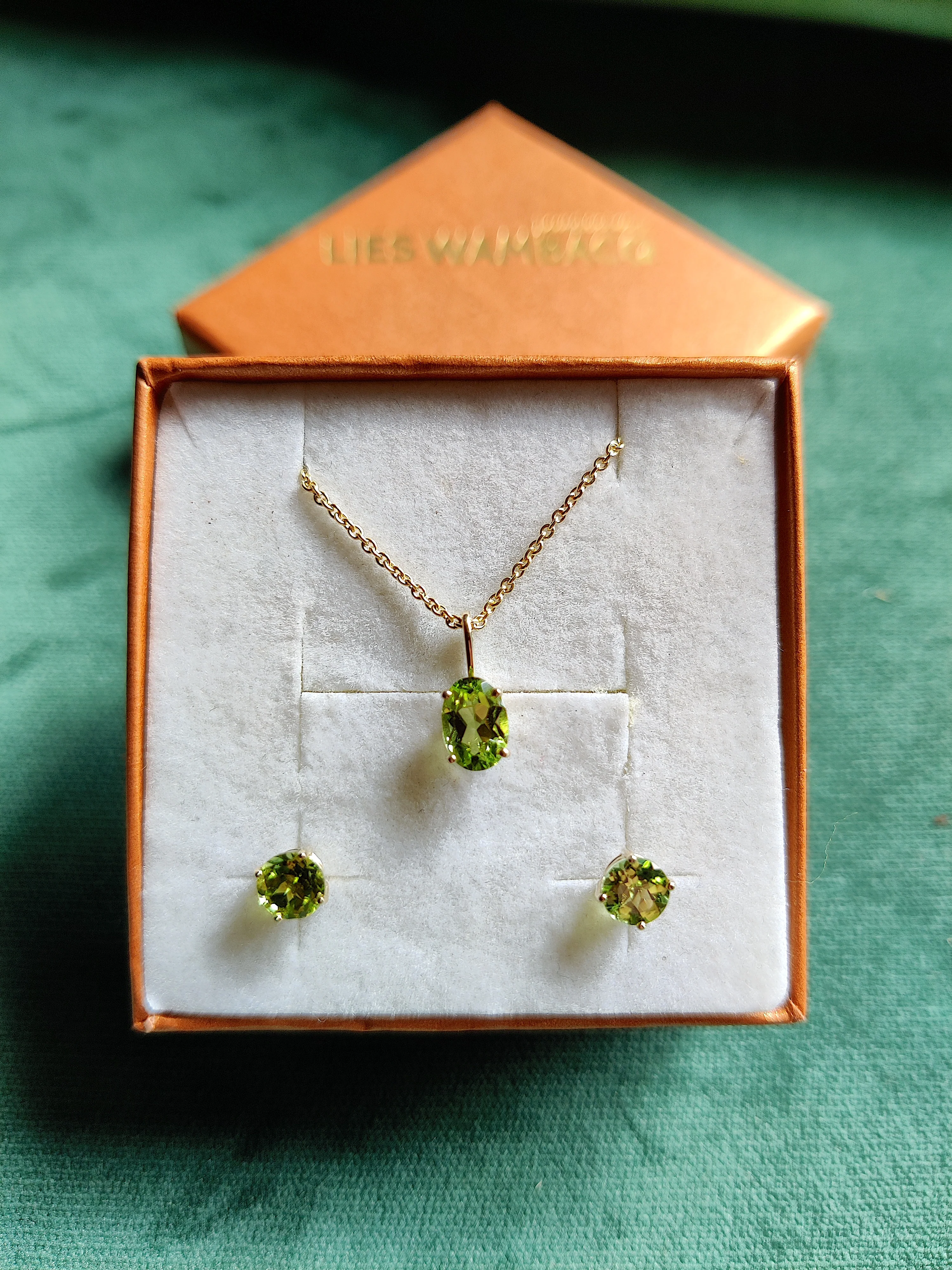 Oorbel in 14k geel goud met peridoot - Augusti