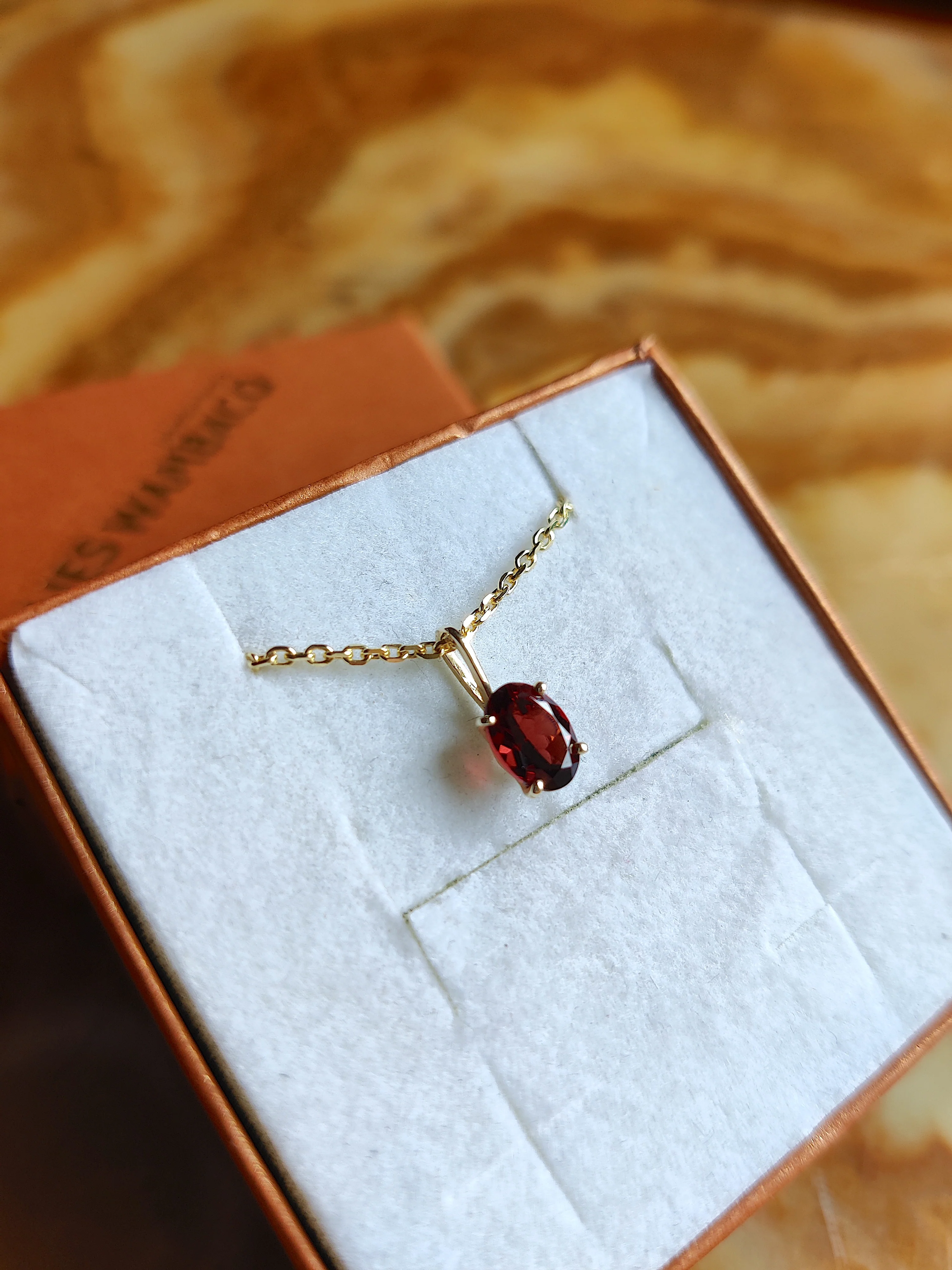 Hanger in 14k geel goud met granaat - Jani