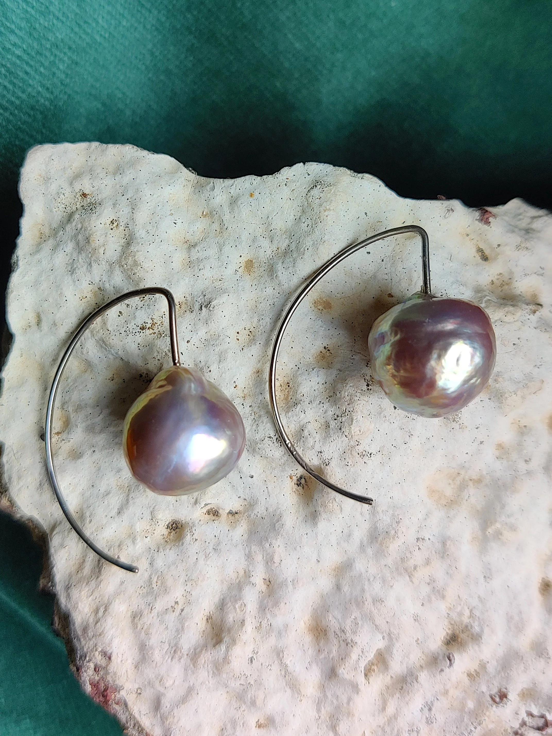 Oorbel in 18K wit goud met parel: Pink