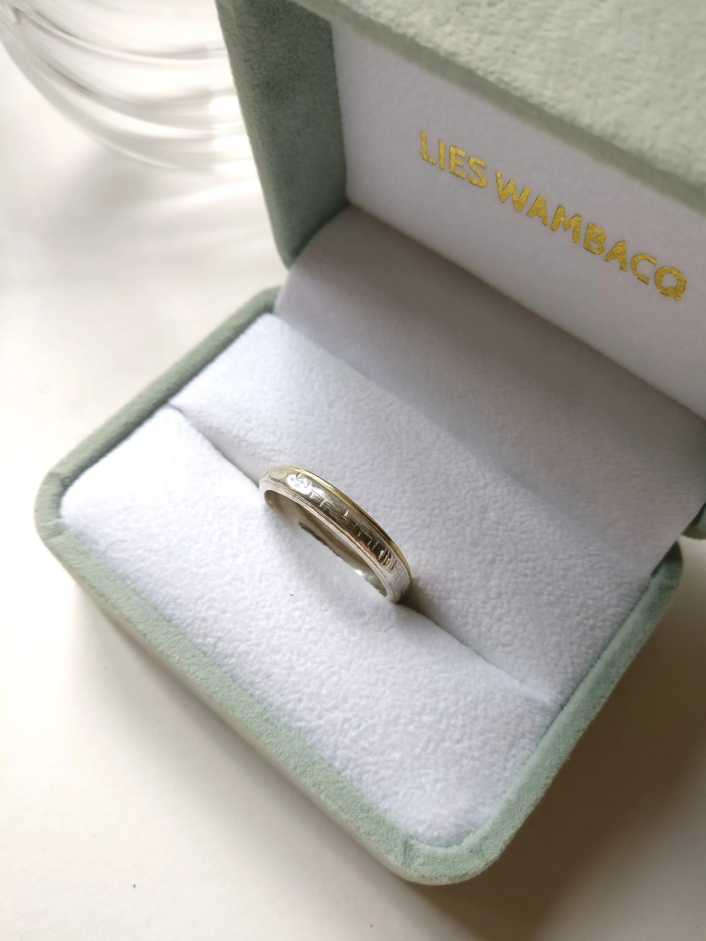 Ring in zilver en 18K geel gouden band: Kahn