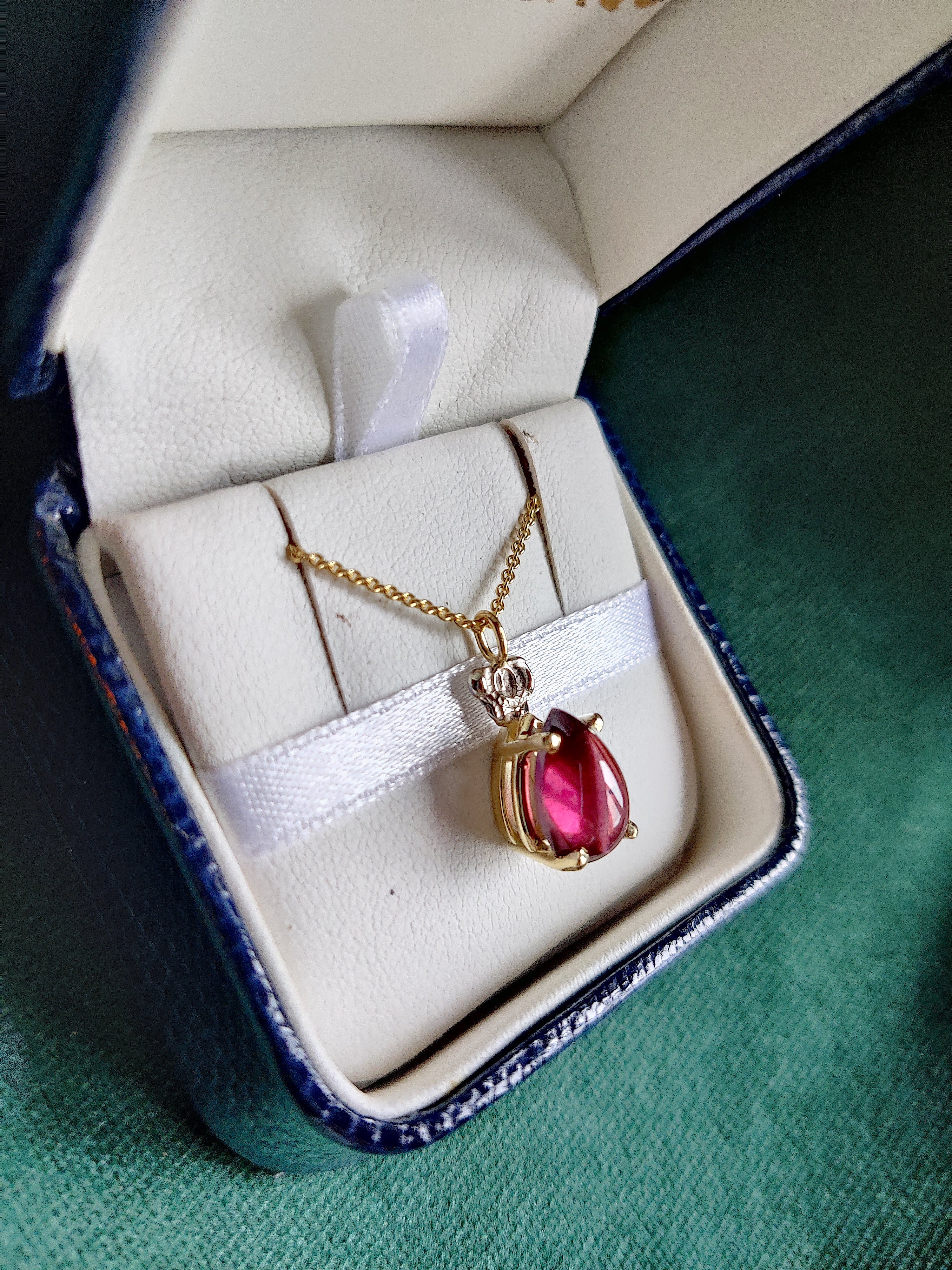 Hanger in 14k geel en wit goud met donkerroze toermalijn - Rhodos