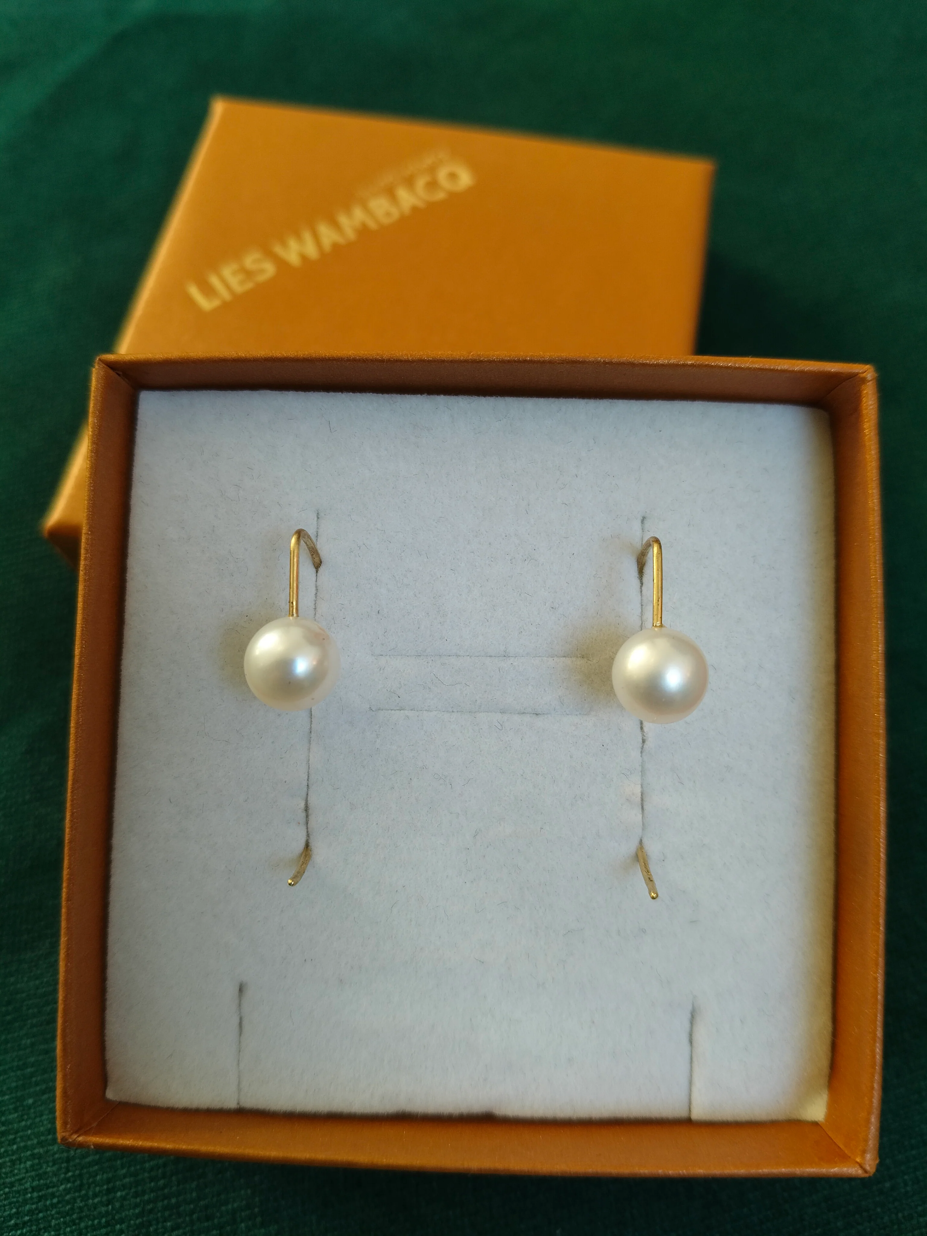 Oorbel in 18 K geel goud met parel: Ellips