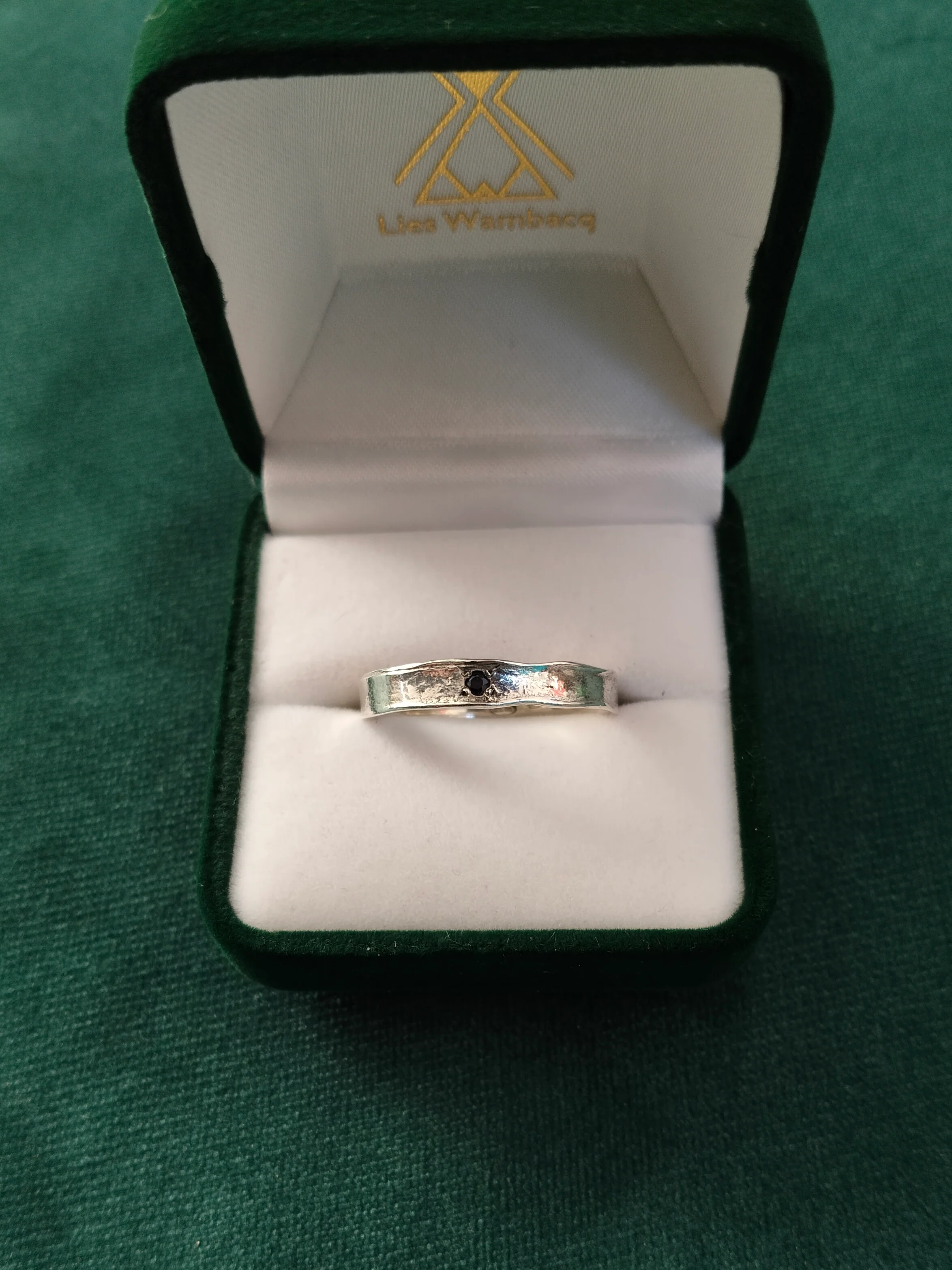 Ring in zilver met saffier: Roby